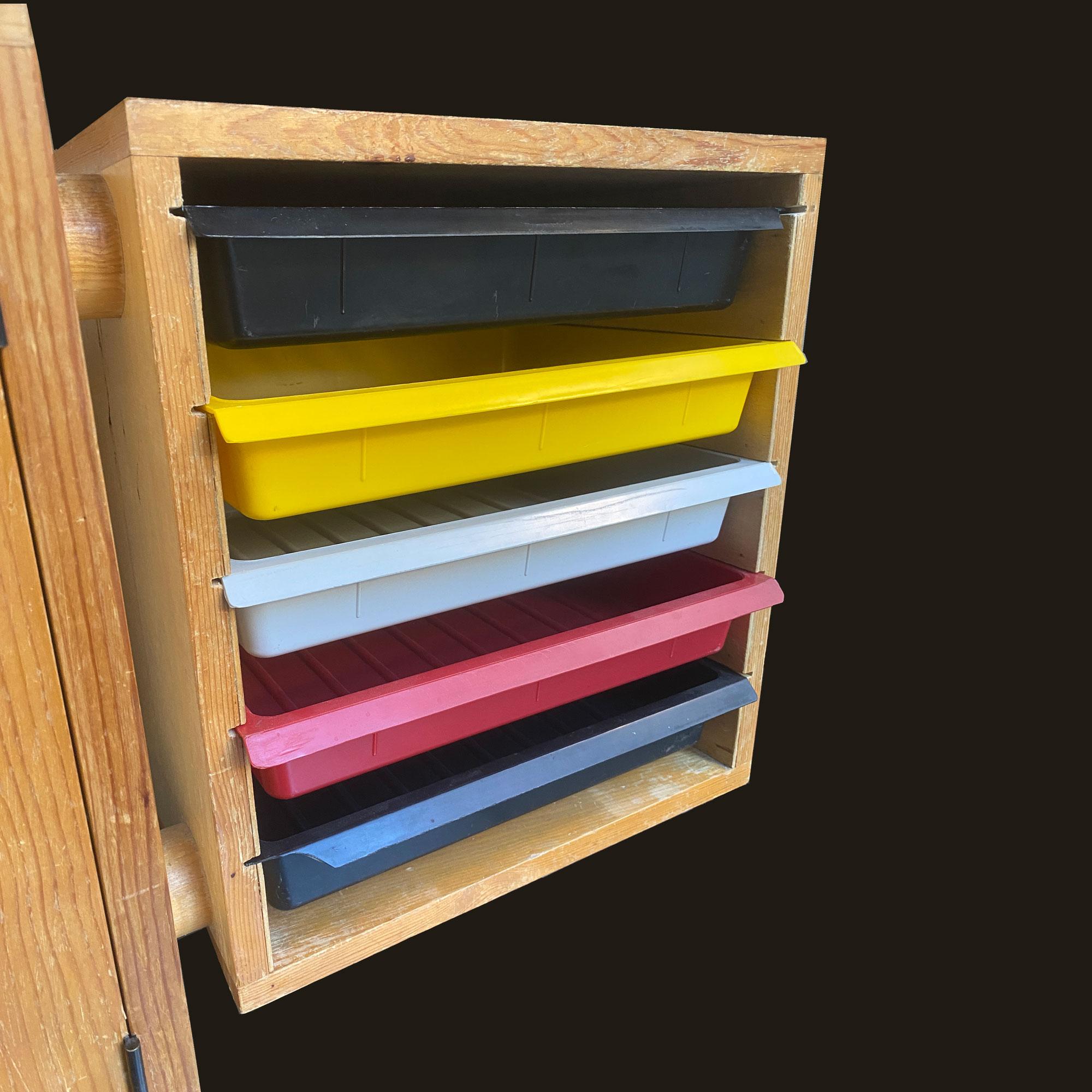 Plastica Charlotte Perriand in vendita