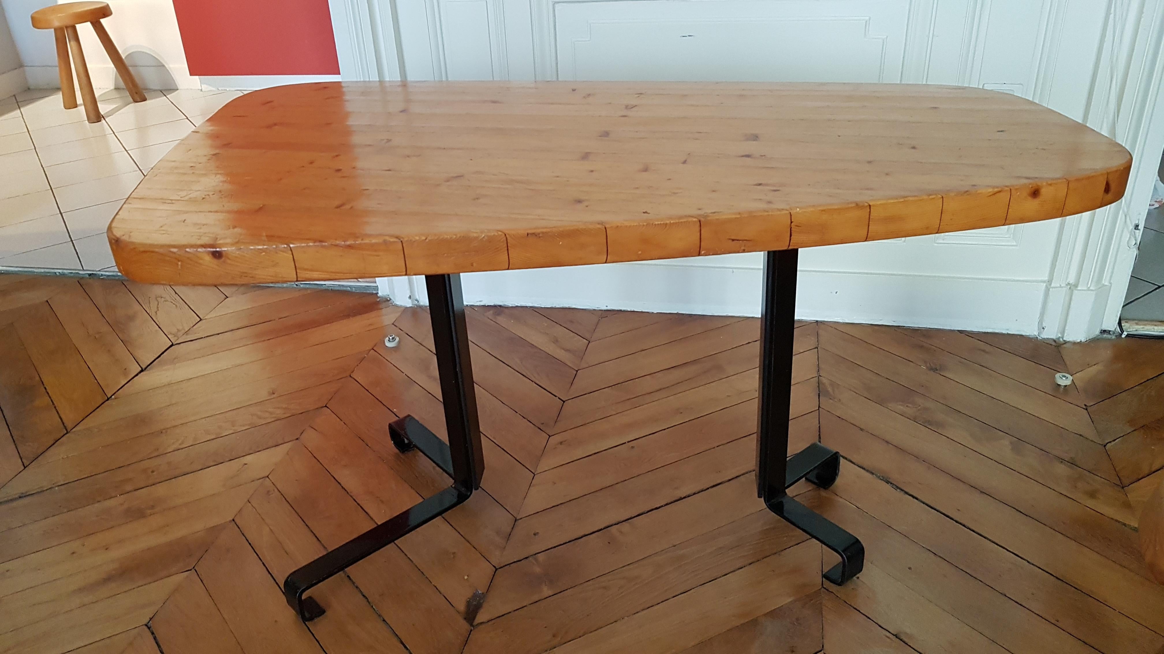 Charlotte Perriand Freeform Table in Pinewood from 1960 For Sale 3