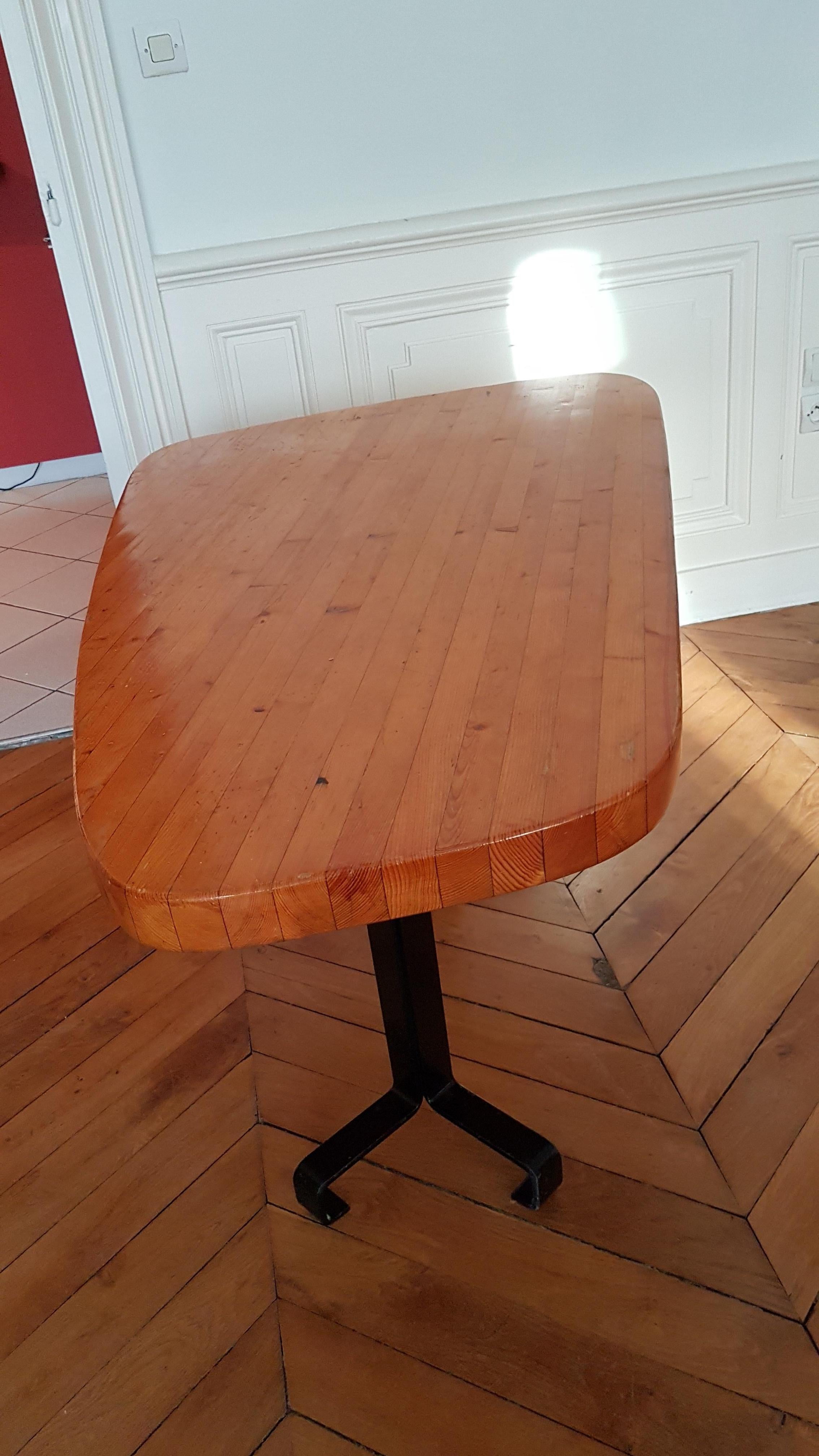 Charlotte Perriand Freeform Table in Pinewood from 1960 For Sale 7