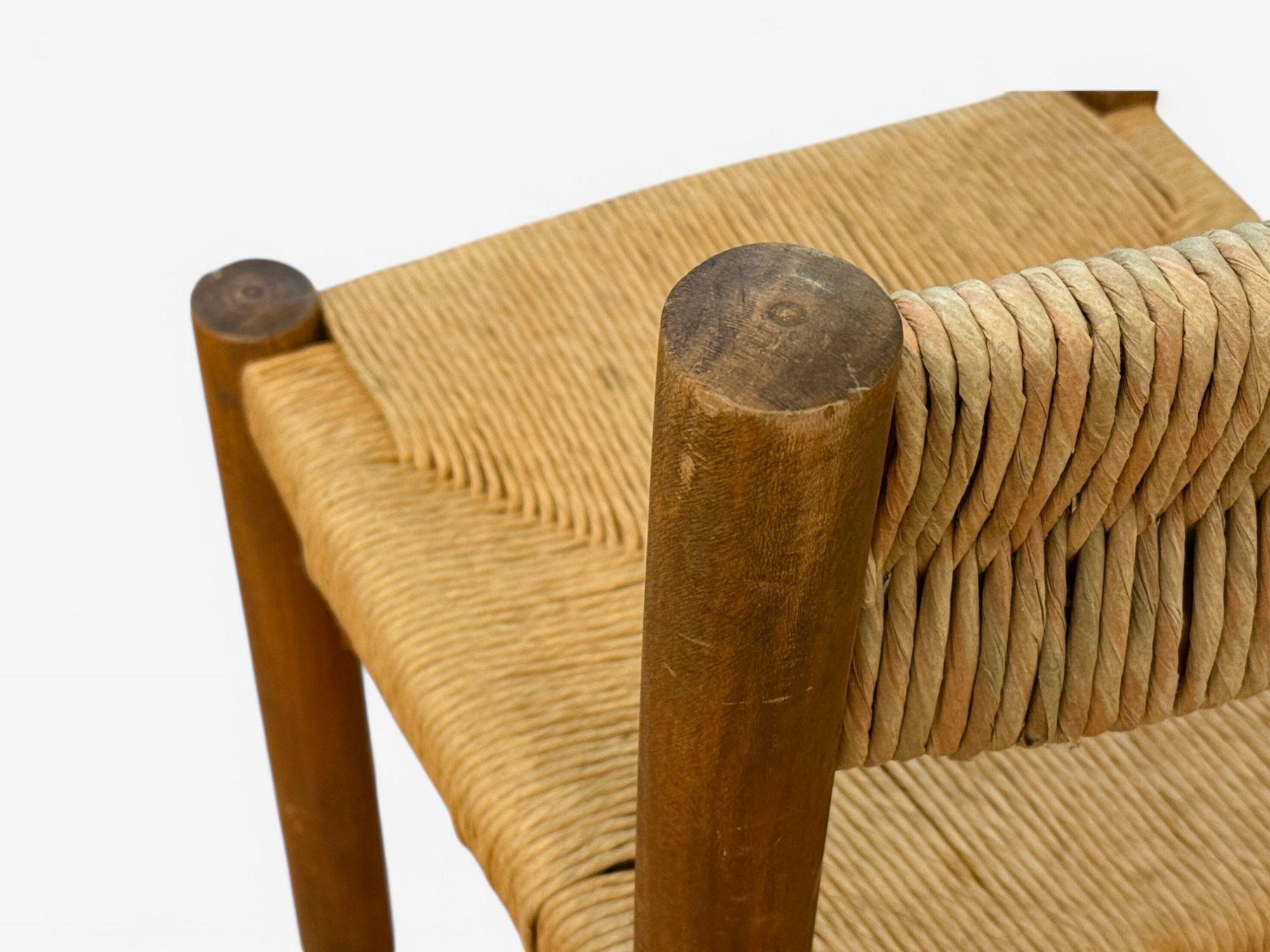 Charlotte Perriand, Française du milieu du siècle, Chaises Meribel à dossier de paille c. 1946 en vente 5