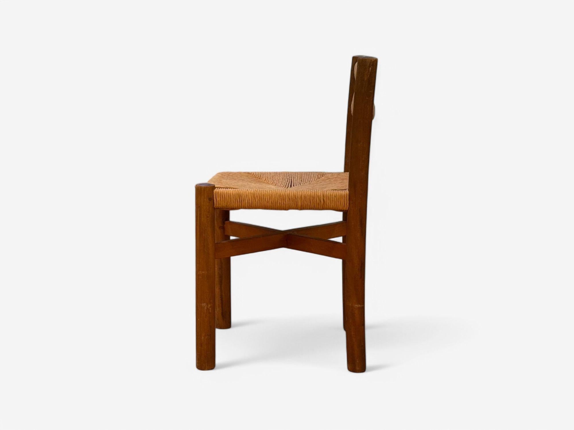 Charlotte Perriand, Française du milieu du siècle, Chaises Meribel à dossier de paille c. 1946 en vente 1