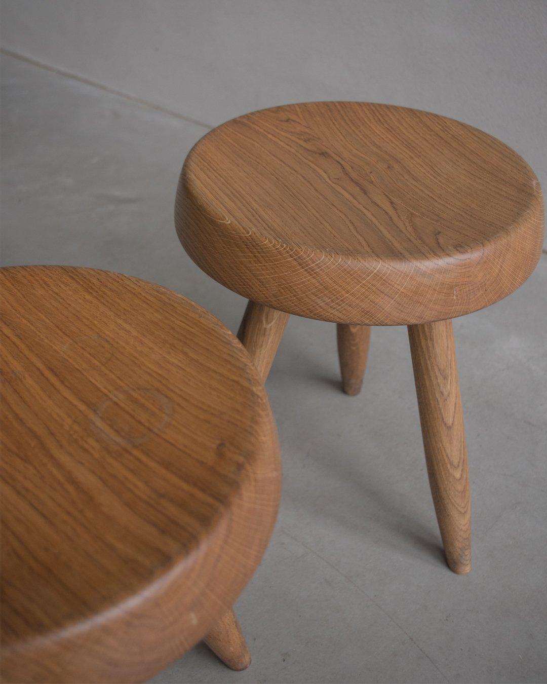 Mid-20th Century Charlotte Perriand High Berger Stool in Gold Toned Oak Wood, France, circa 1965 For Sale