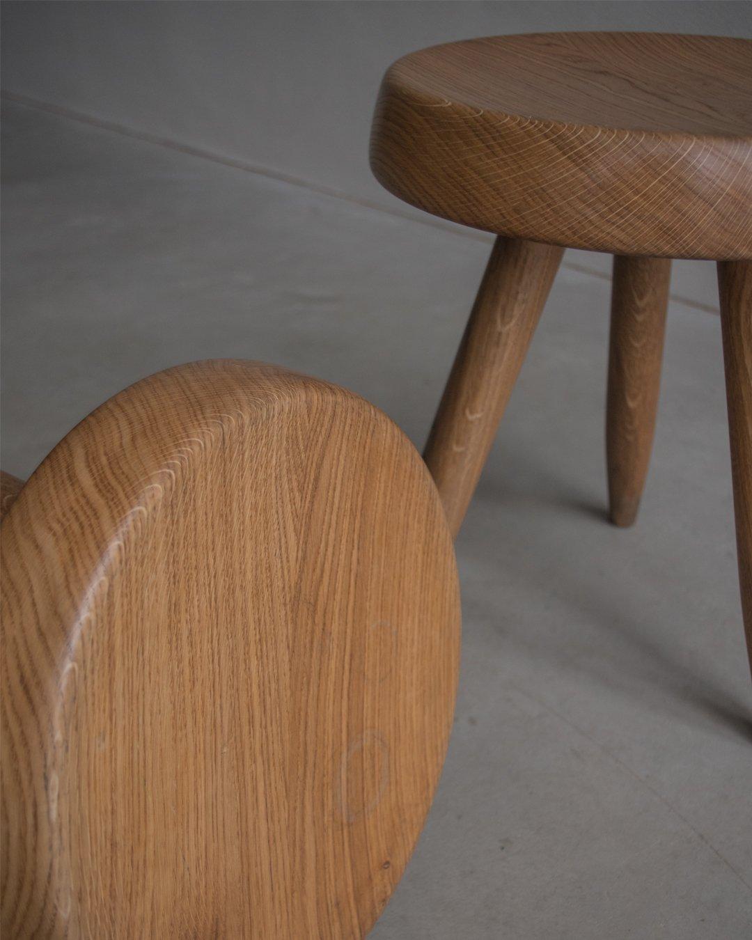 Charlotte Perriand High Berger Stool in Gold Toned Oak Wood, France, circa 1965 For Sale 2