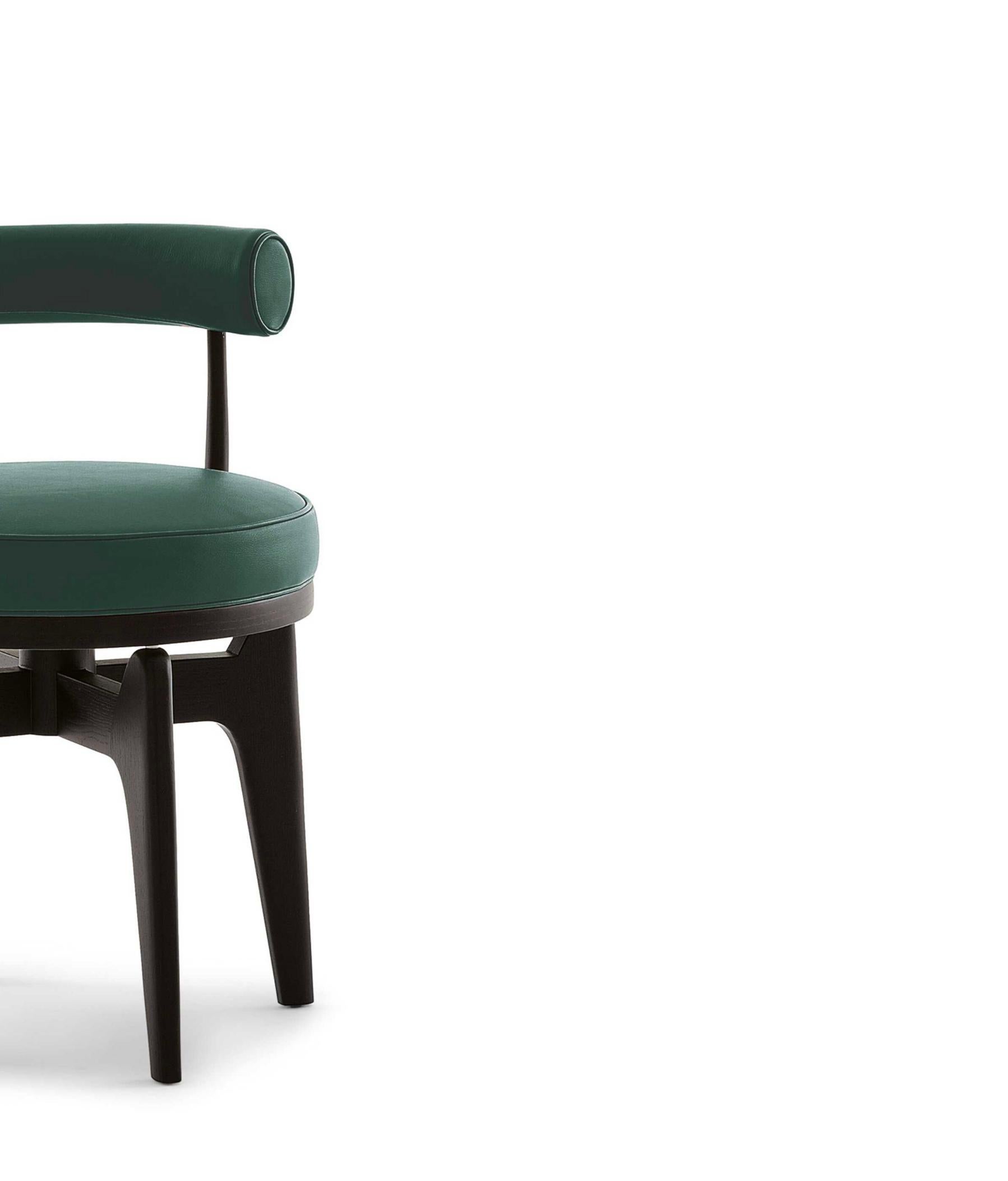 Charlotte Perriand Indochine Stuhl für Cassina (Walnuss) im Angebot