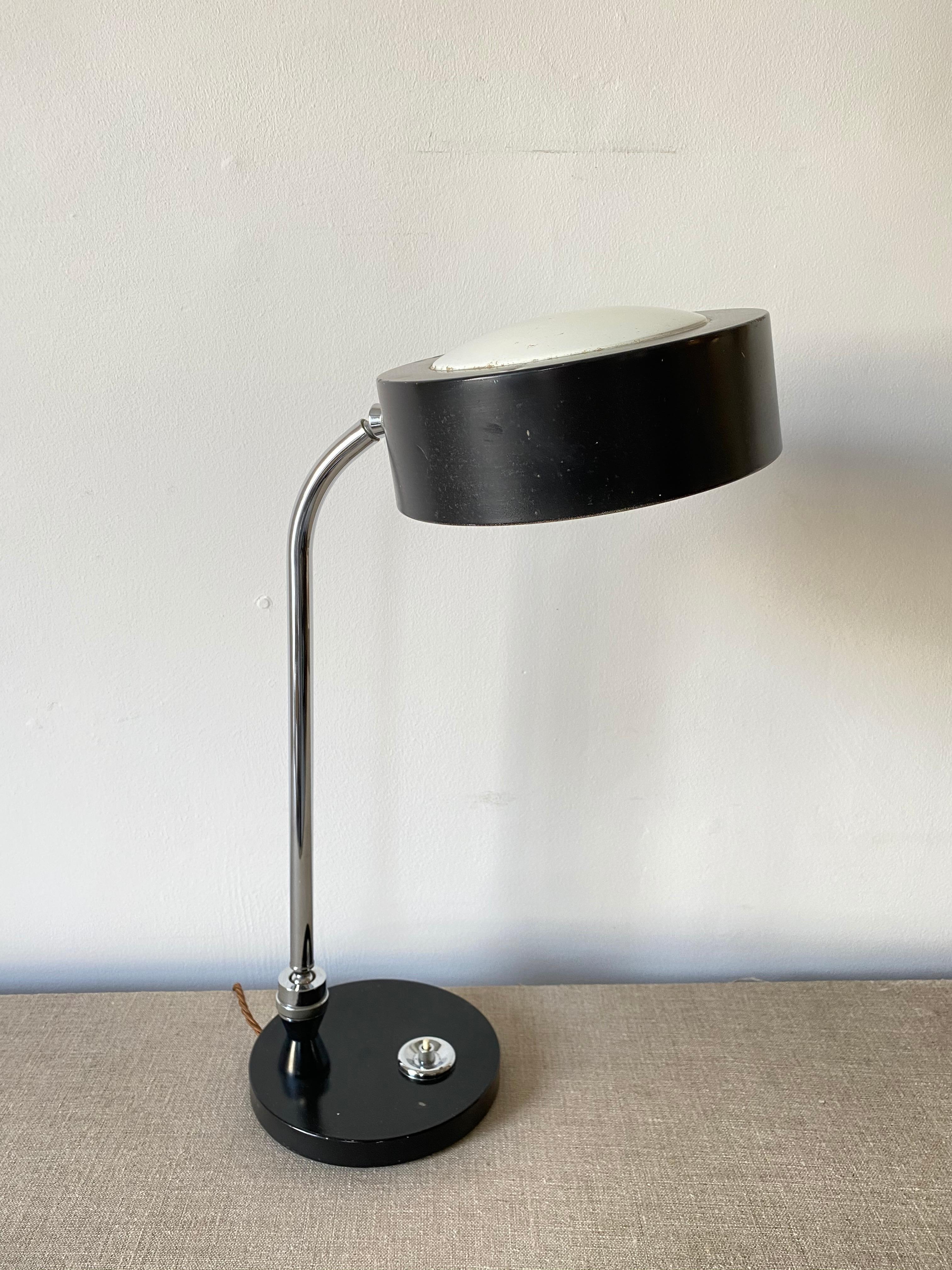 Émaillé Lampe de bureau Jumo Charlotte Perriand en vente