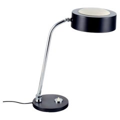 Charlotte Perriand, lampe de bureau Jumo en métal chromé et laqué noir