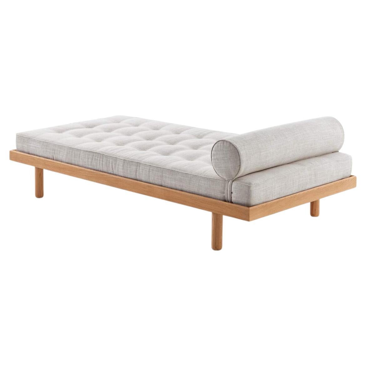 Charlotte Perriand Mid-Century Modern LC35 Maison Du Brésil Daybed by Cassina

Daybed designed by Charlotte Perriand in 1959. Relaunched in 2018.
Manufactured by Cassina in Italy.

This daybed is part of a faithful reproduction of a student