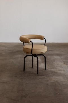 Charlotte Perriand “LC7” Dining Chair for Cassina, Sand Beige Leather, 1927