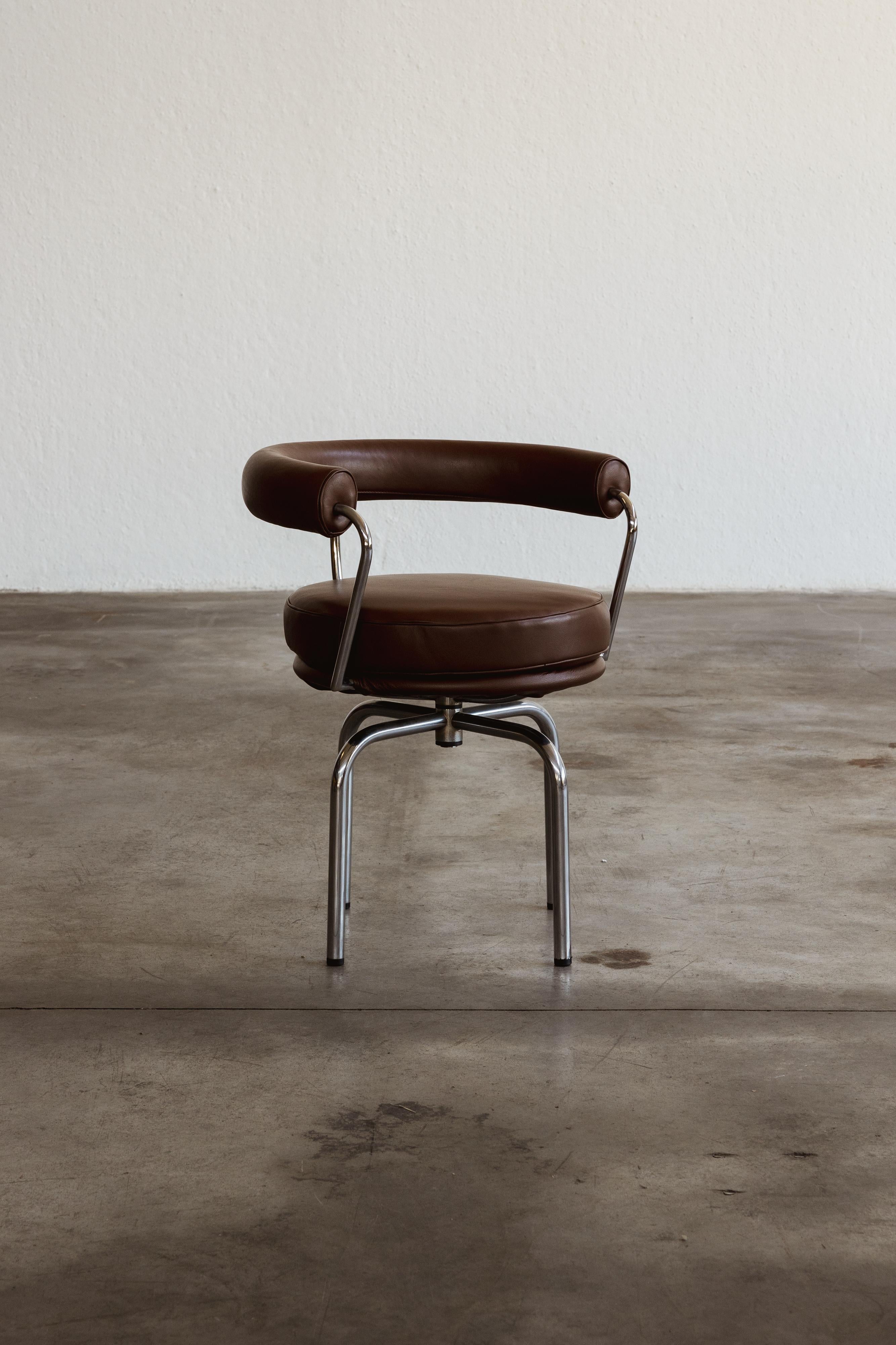 Charlotte Perriand, Le Corbusier, Jeanneret e Le Corbusier Sedia da pranzo 