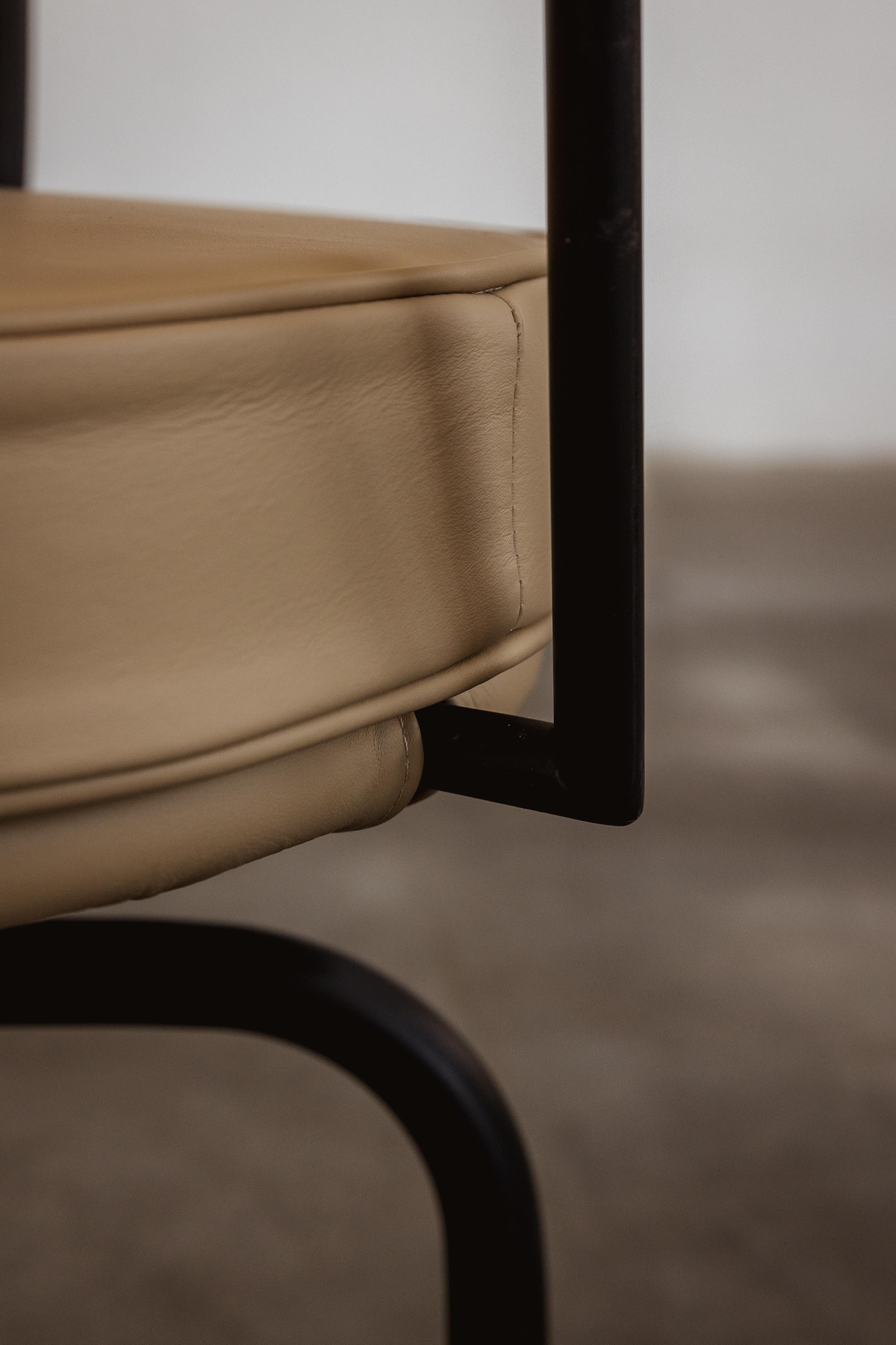 Charlotte Perriand LC7 Esszimmerstühle für Cassina, 1927, 4er-Set im Zustand „Gut“ im Angebot in Lonigo, Veneto