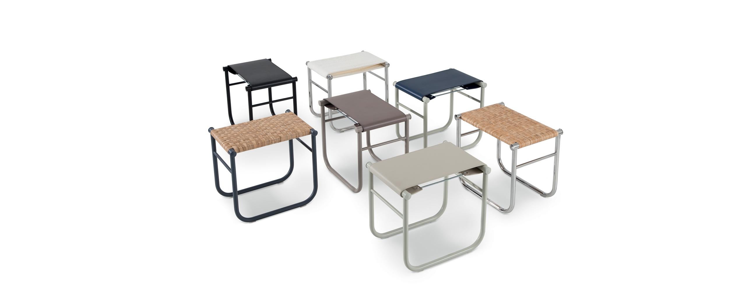 italien Tabouret LC9 Charlotte Perriand, en rotin et métal par Cassina en vente