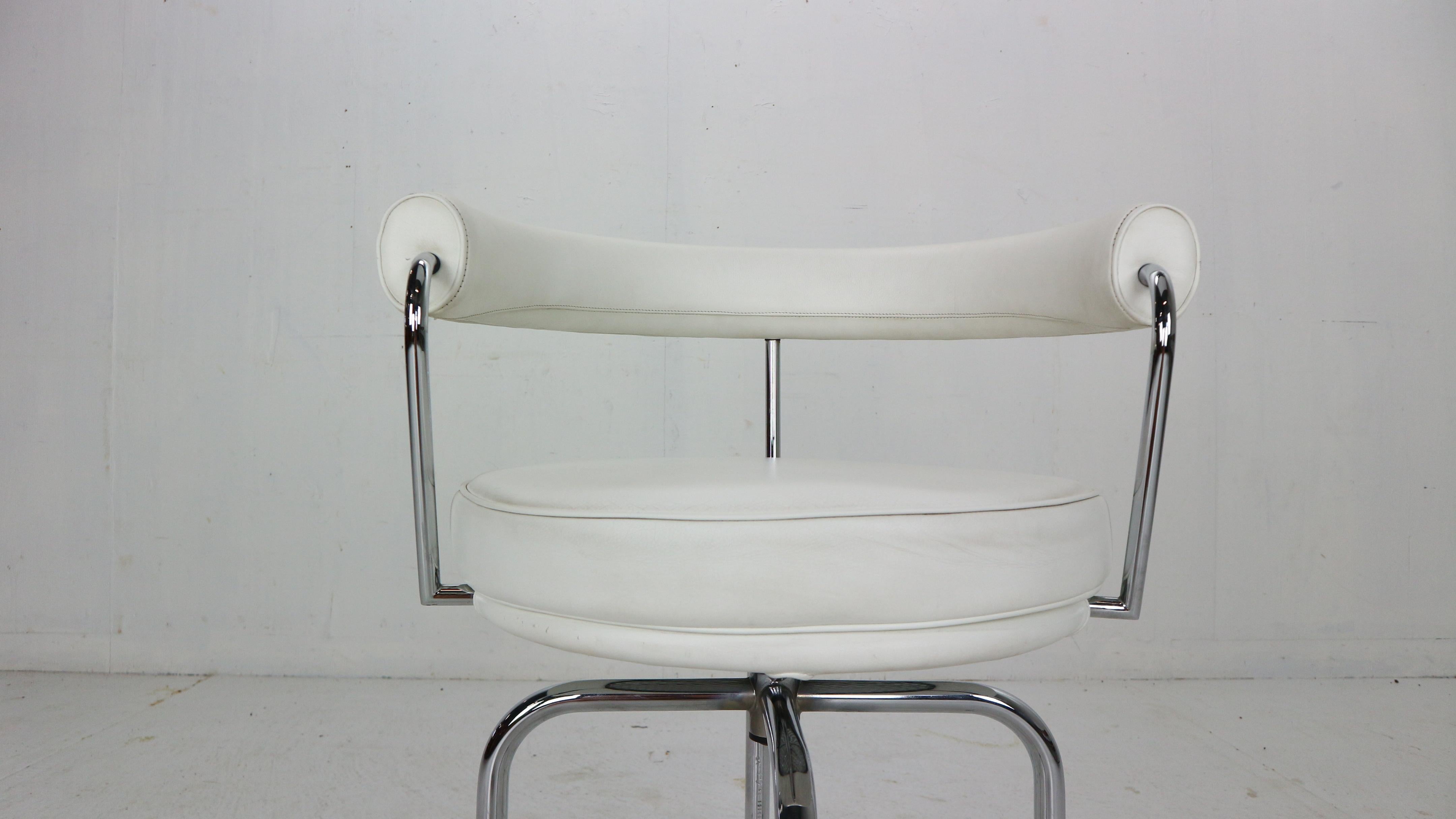 Late 20th Century Charlotte Perriand, Le Corbusier “LC7” Swivel Chair for Cassina, 1927, Italy