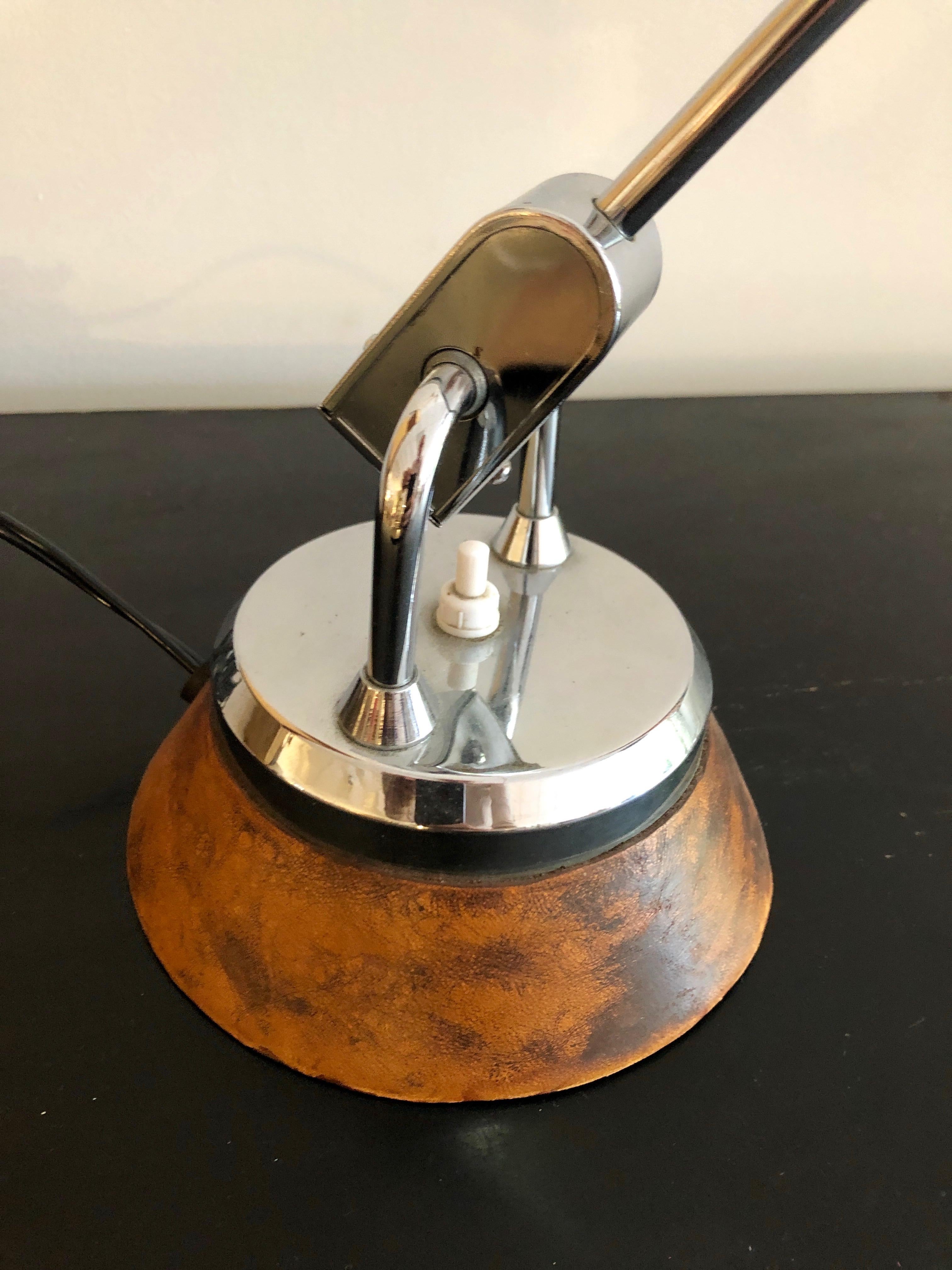 Elegant design for Jumo lighting from the late 1930s with the extra-rare leather wrapped base. Beautiful counter-balance movement.