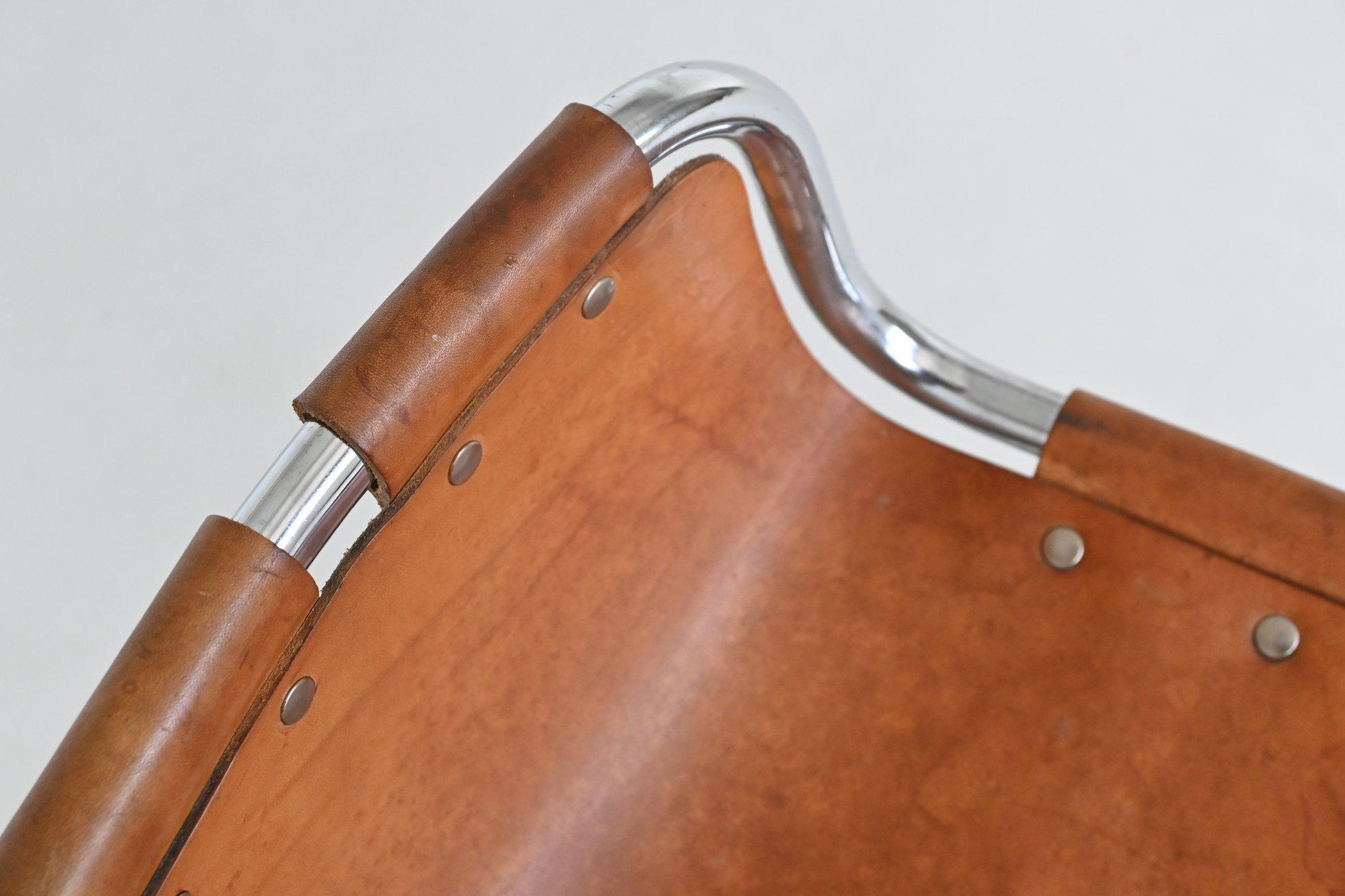 Charlotte Perriand Taburetes de bar de cuero Estación de esquí de Les Arcs Francia 1960 en venta 10
