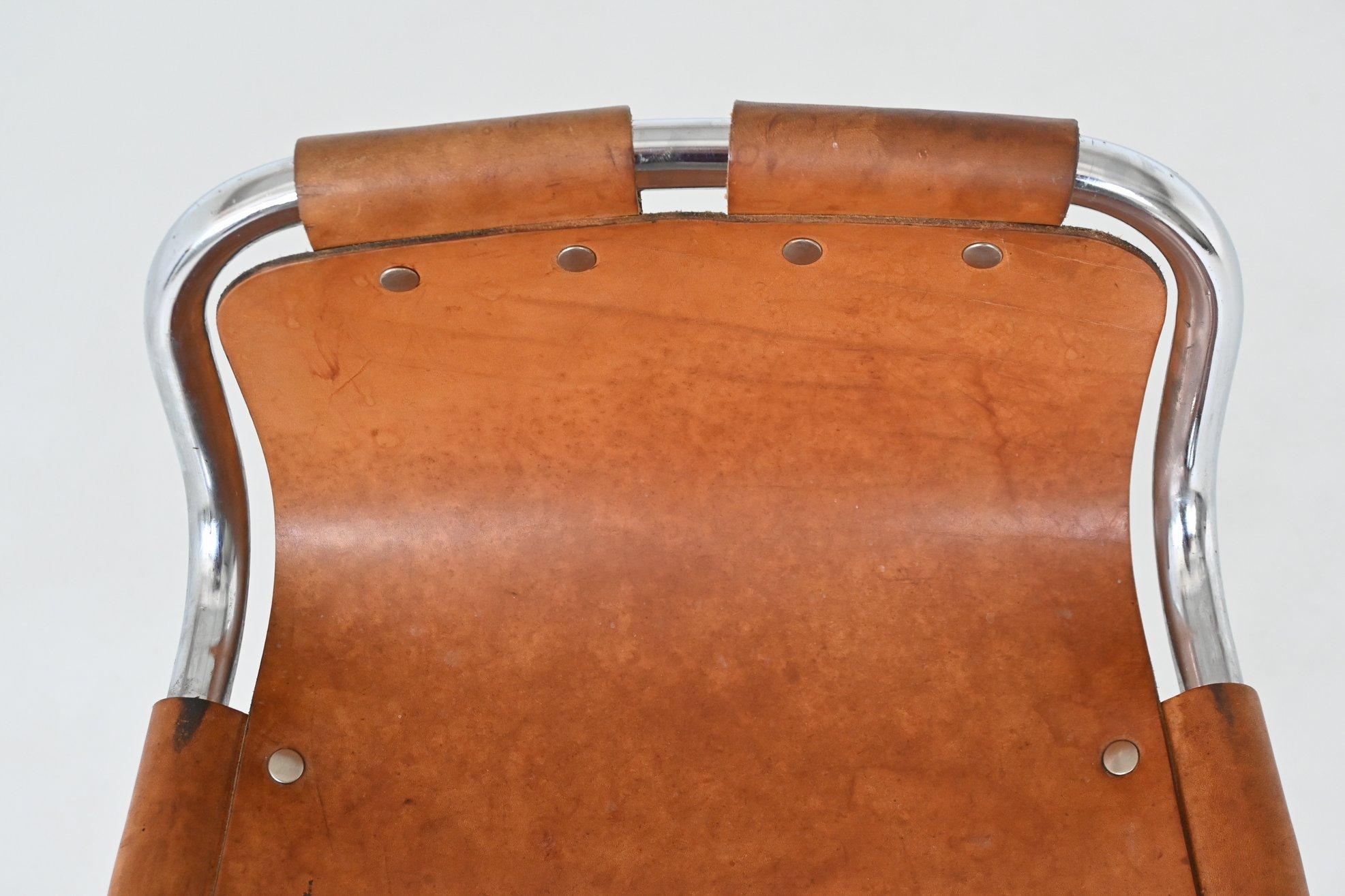 Charlotte Perriand Taburetes de bar de cuero Estación de esquí de Les Arcs Francia 1960 en venta 11