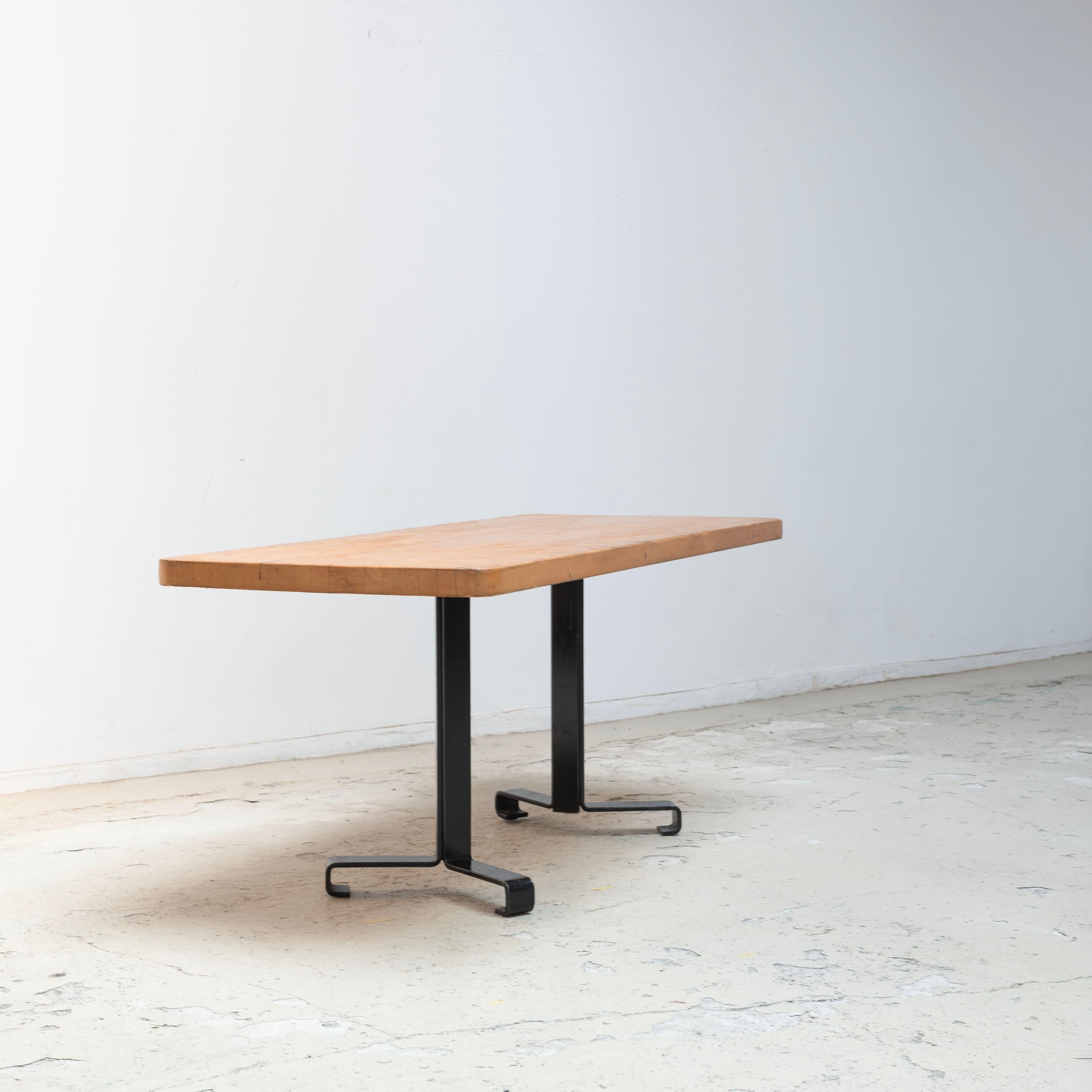 Charlotte Perriand – Les arcs 1800 Dining Table, 1970s In Good Condition For Sale In Edogawa-ku Tokyo, JP
