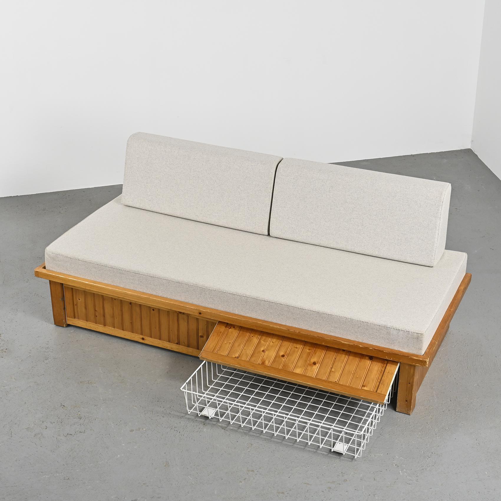 Charlotte Perriand :  Les Arcs Daybed, circa 1970 5