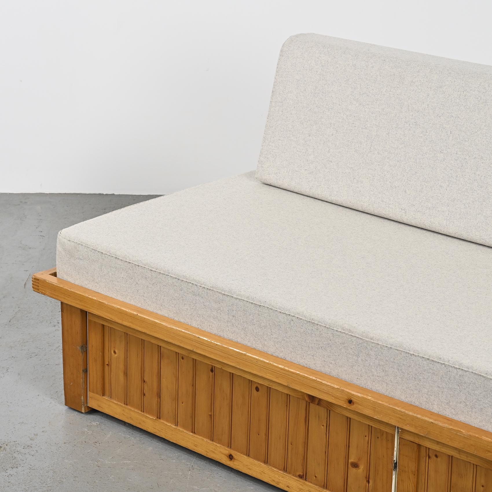 Pine Charlotte Perriand :  Les Arcs Daybed, circa 1970