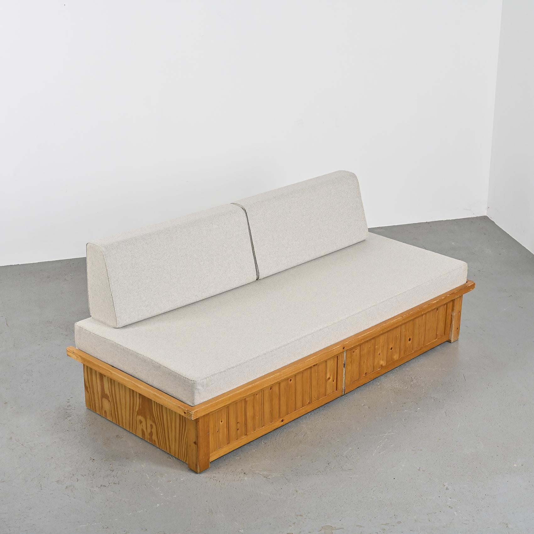 Charlotte Perriand :  Les Arcs Daybed, circa 1970 2
