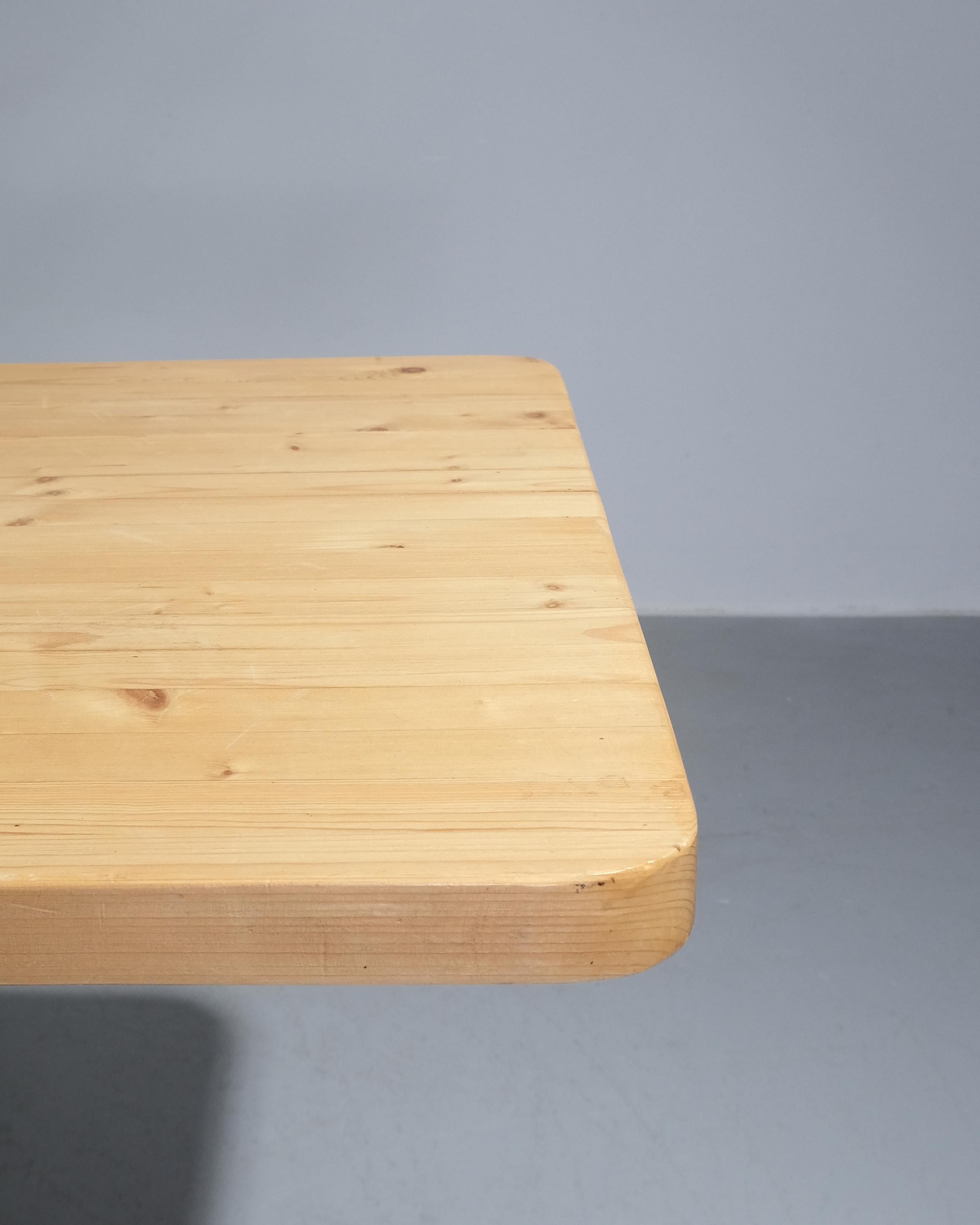 Charlotte Perriand Les Arcs side table c.1960s Pine and metal Francés en venta