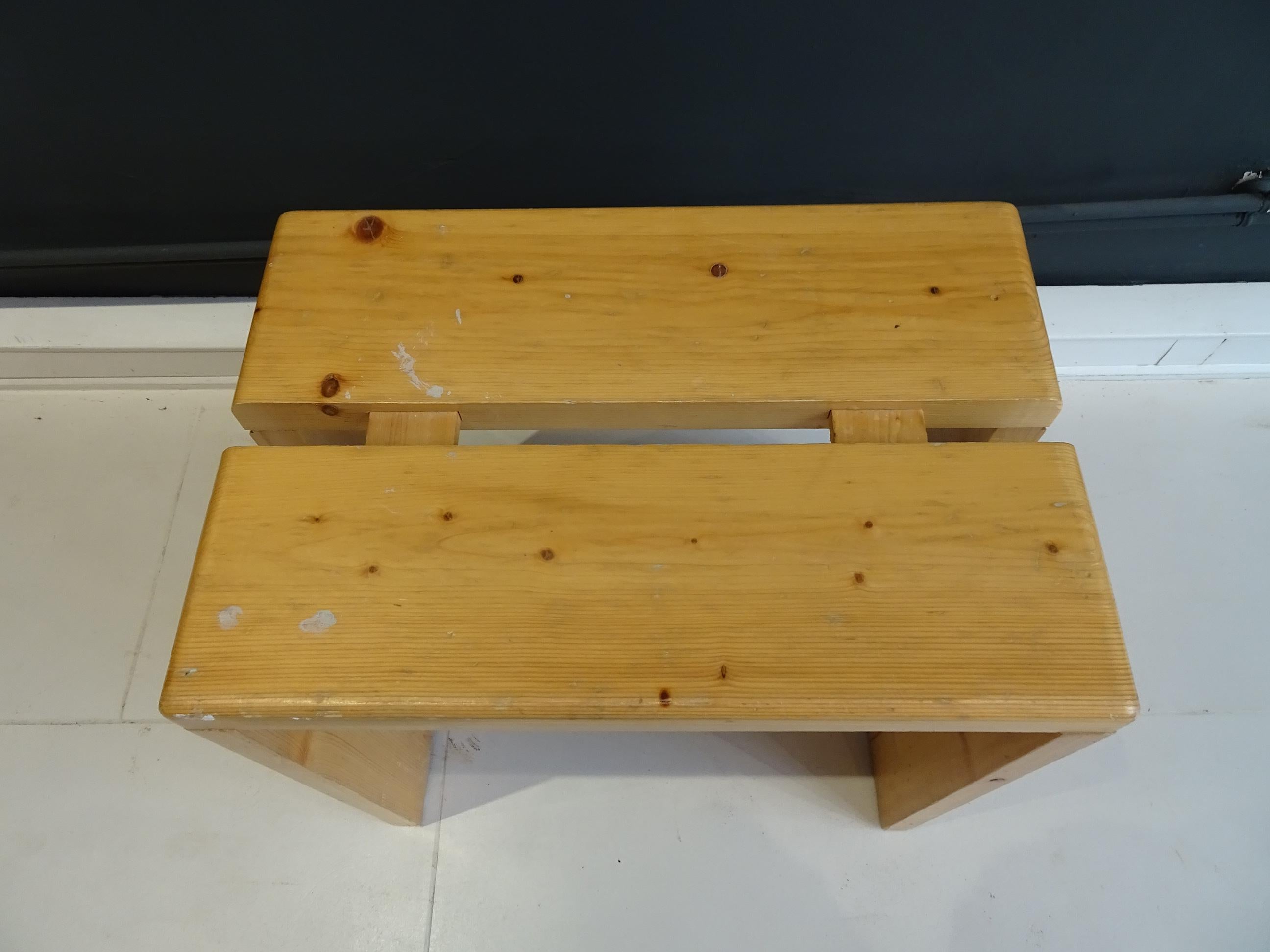 Pine stool model 