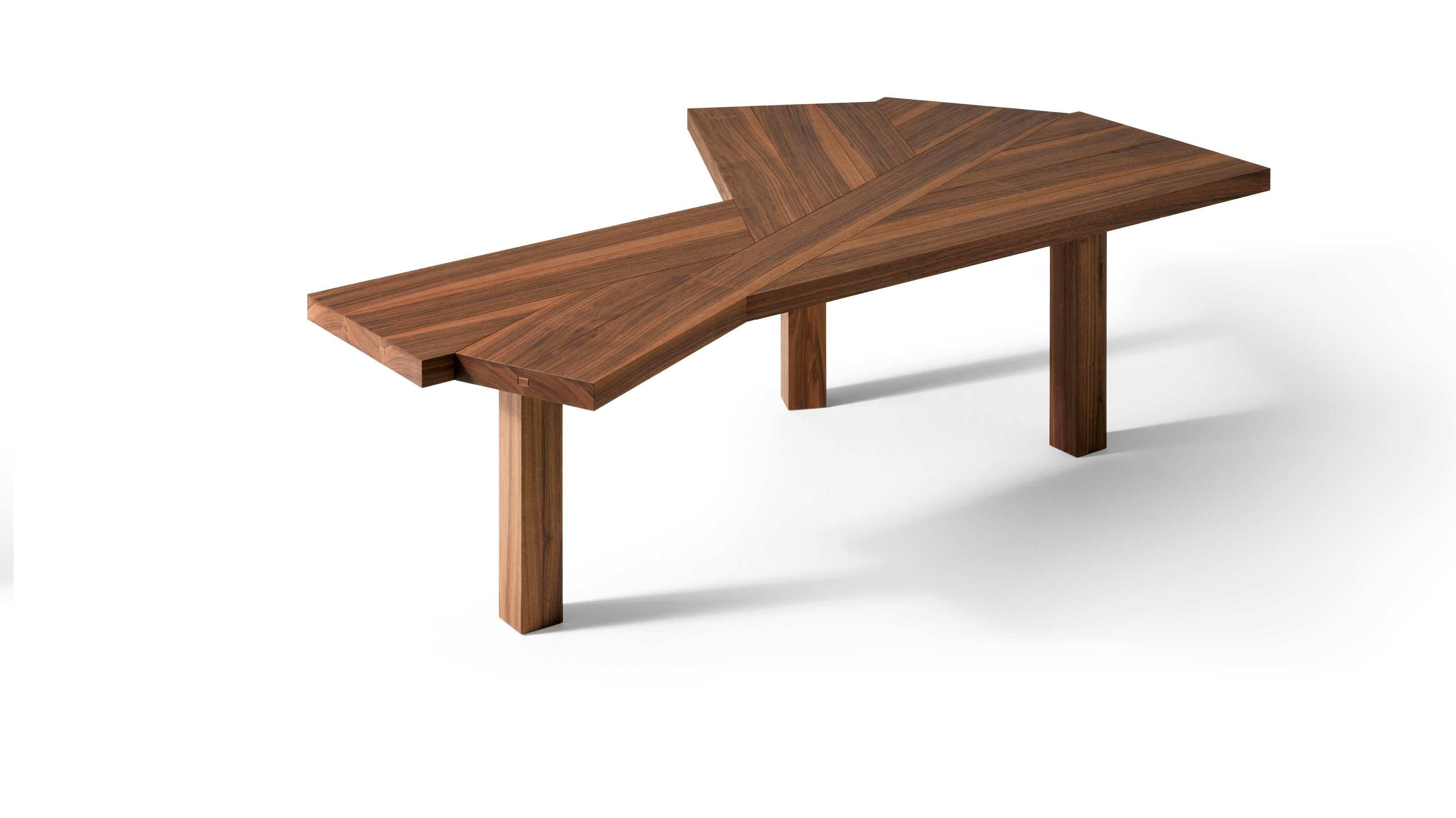 Charlotte Perriand: Ventaglio-Holztisch von Cassina, limitierte Auflage (Moderne der Mitte des Jahrhunderts) im Angebot