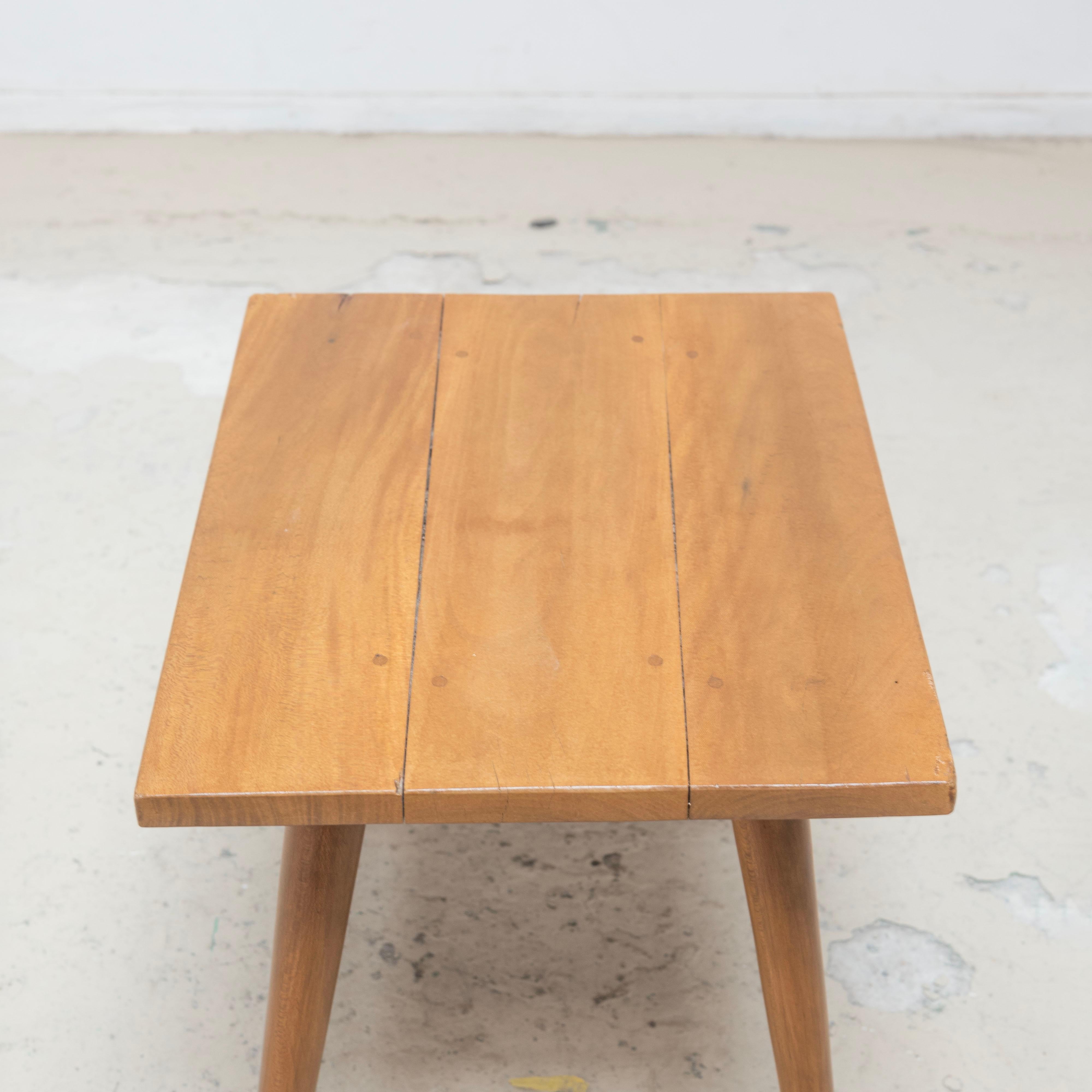 Metà XX secolo Charlotte Perriand - Tavolo basso dal villaggio vacanze Essarts-Pelvoux , anni '50 in vendita
