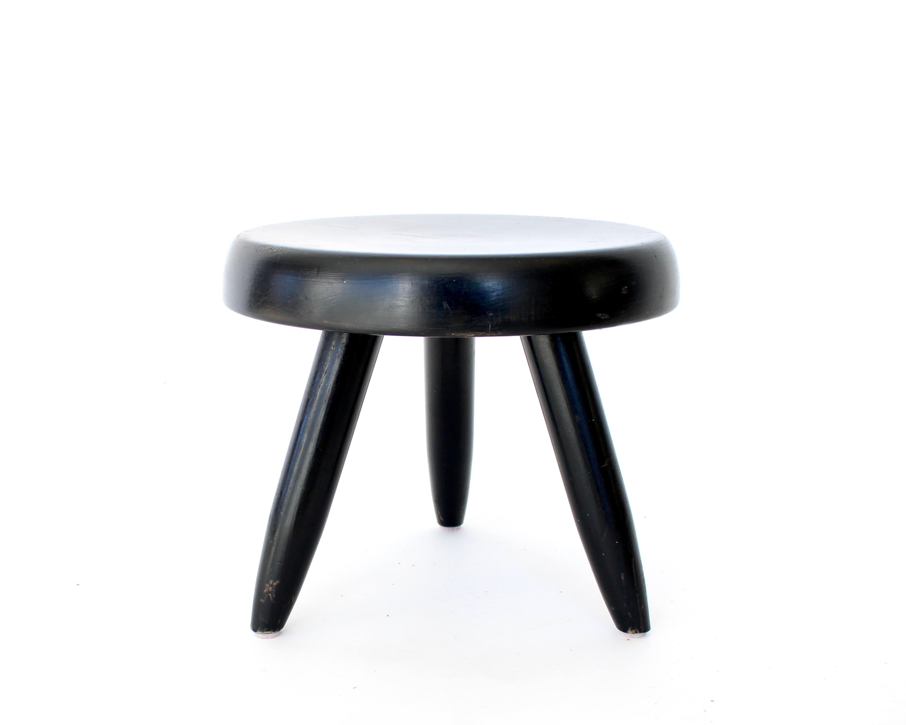 Charlotte Perriand Niedrige Tabourets oder Hocker Modell Berger c1955 Schwarz gebeizt im Angebot 4