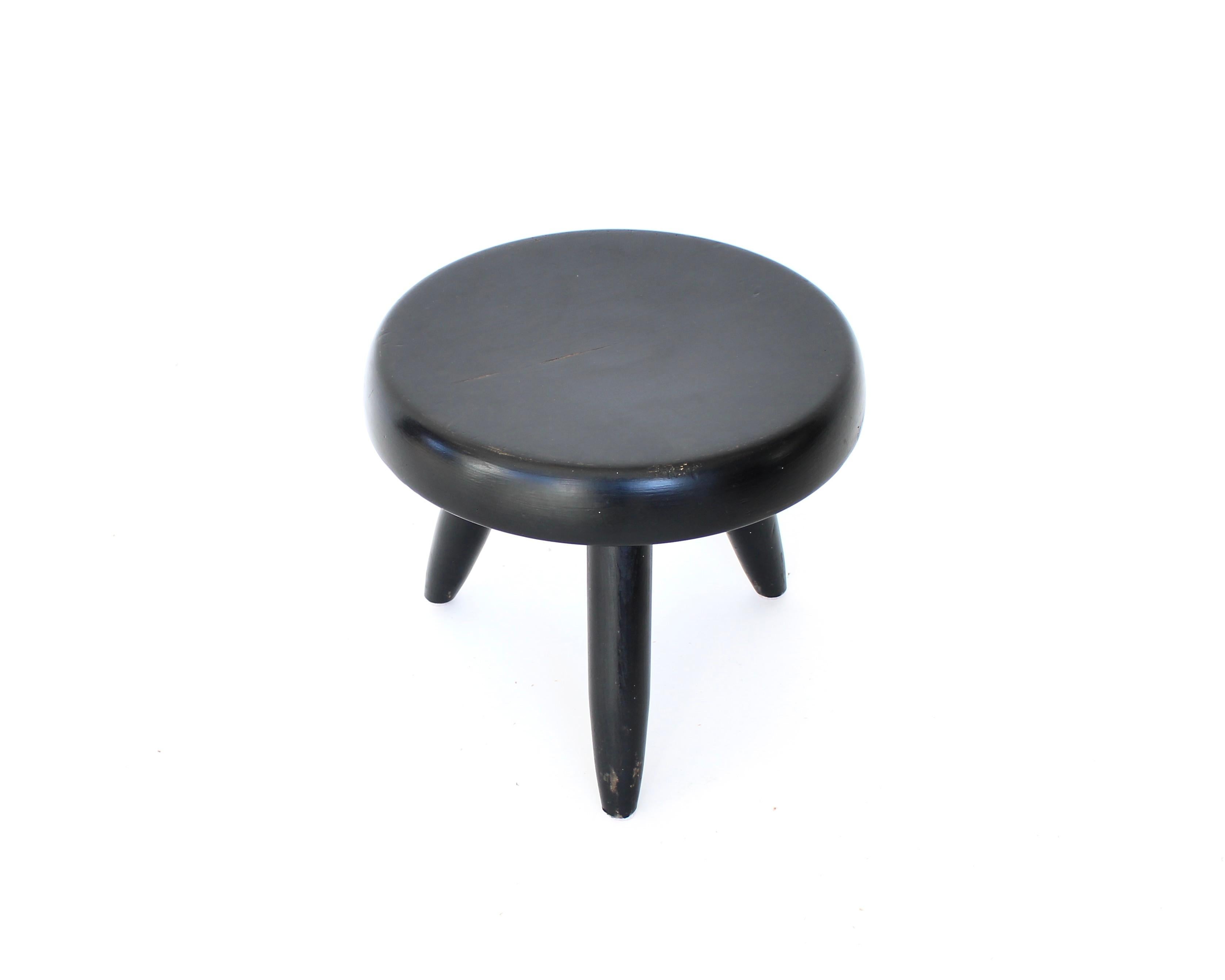 Charlotte Perriand Niedrige Tabourets oder Hocker Modell Berger c1955 Schwarz gebeizt im Angebot 1