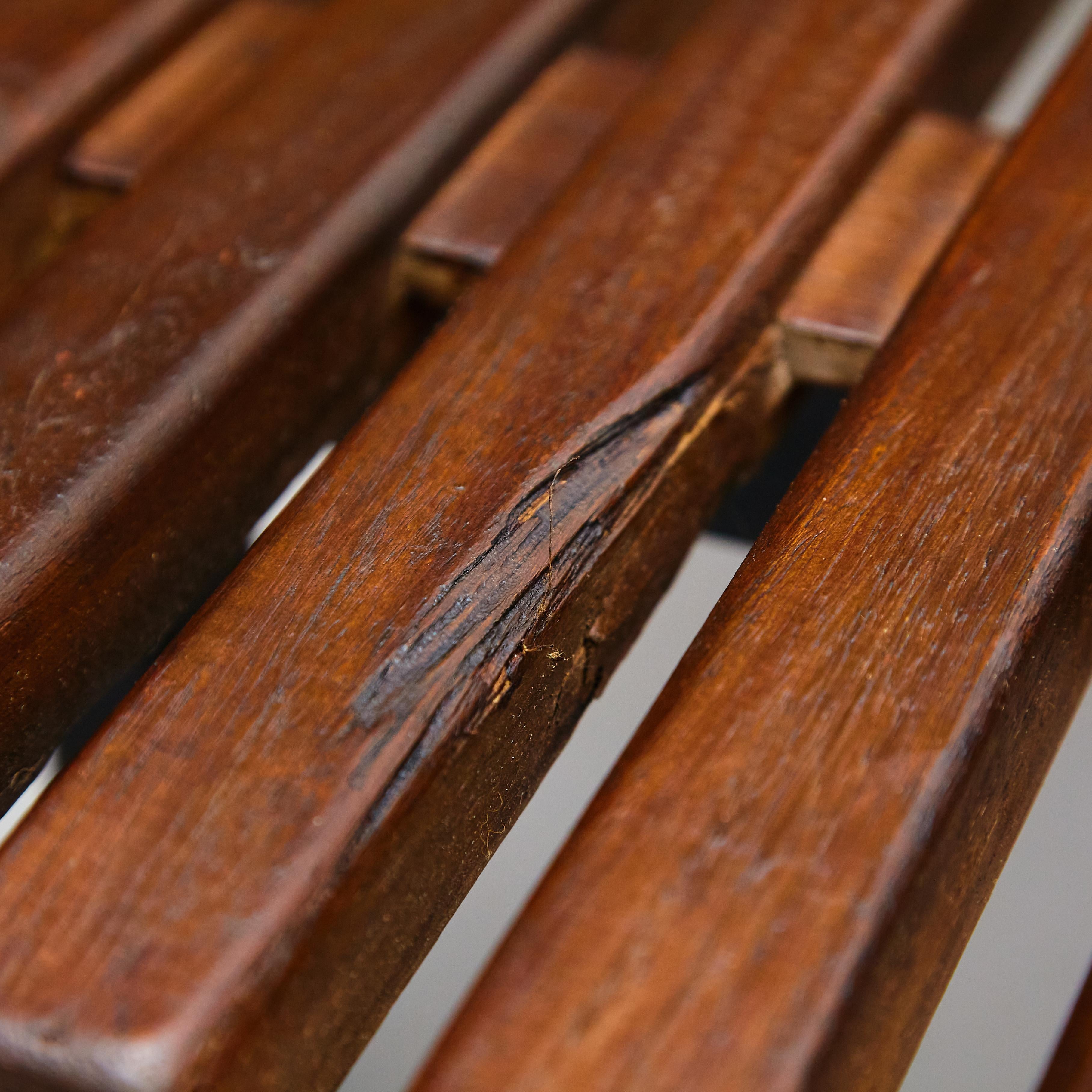 Banc Cansado moderne de Charlotte Perriand datant du milieu du siècle dernier, vers 1950 en vente 9