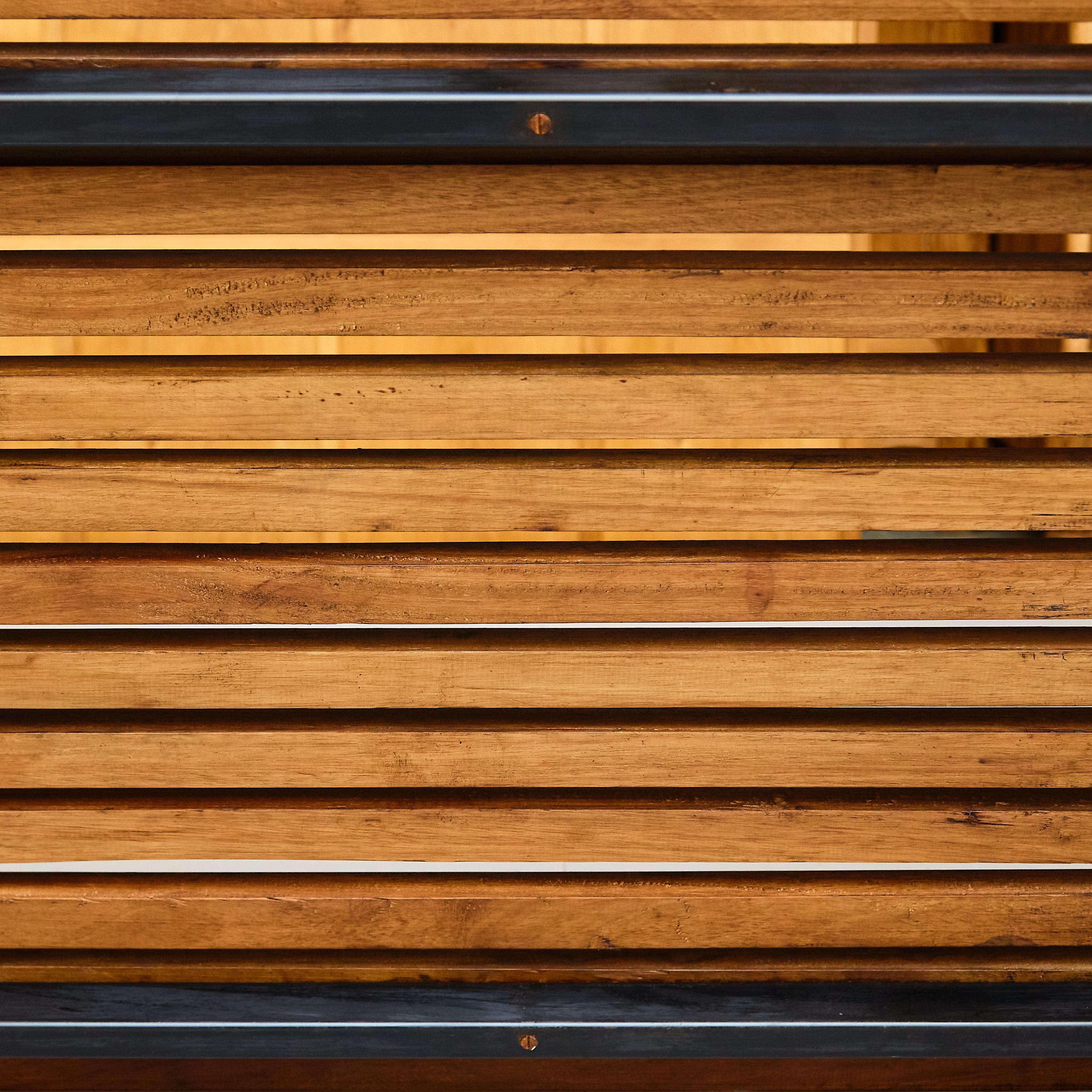 Banc Cansado moderne de Charlotte Perriand datant du milieu du siècle dernier, vers 1950 en vente 13