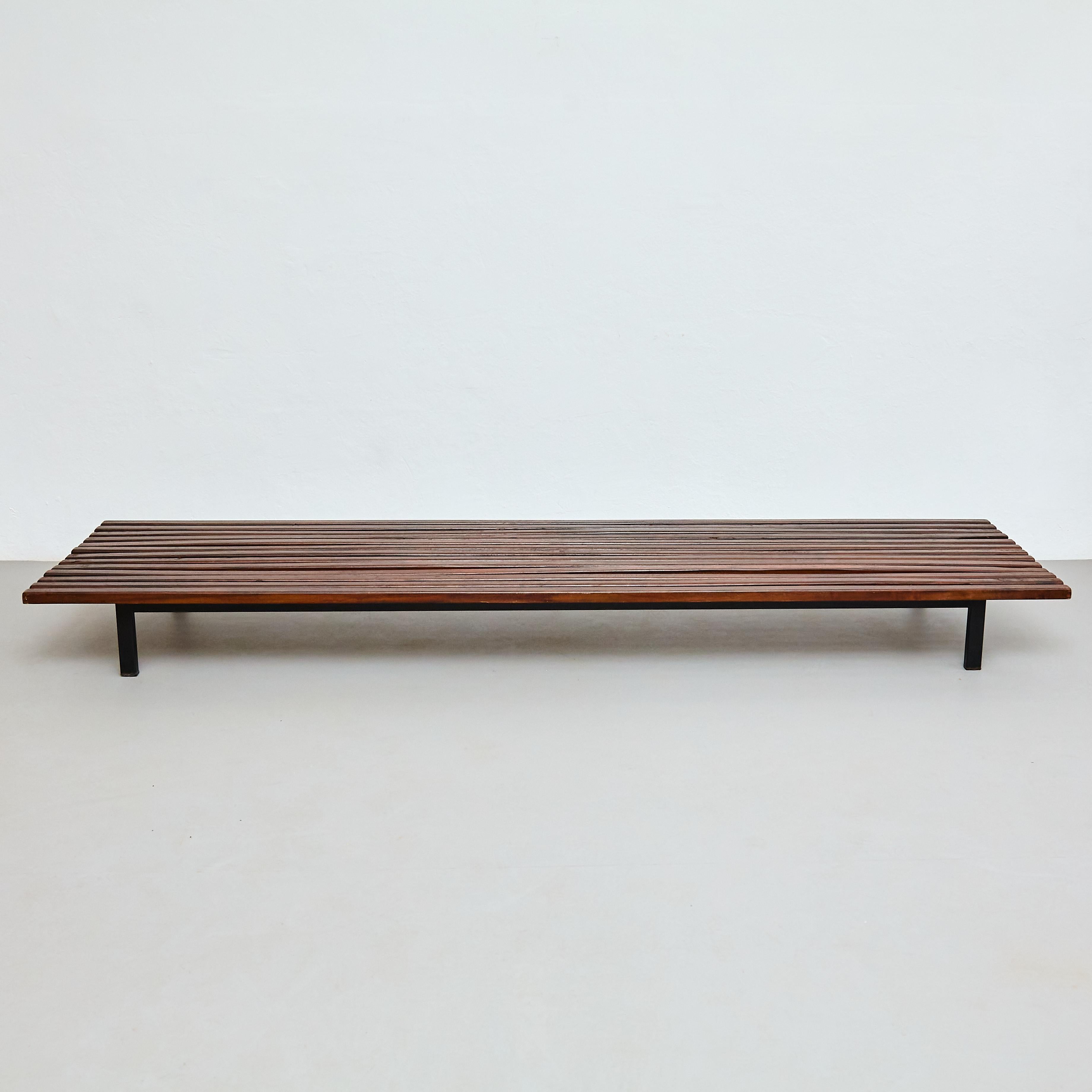 Banc Cansado moderne de Charlotte Perriand datant du milieu du siècle dernier, vers 1950 Bon état - En vente à Barcelona, Barcelona