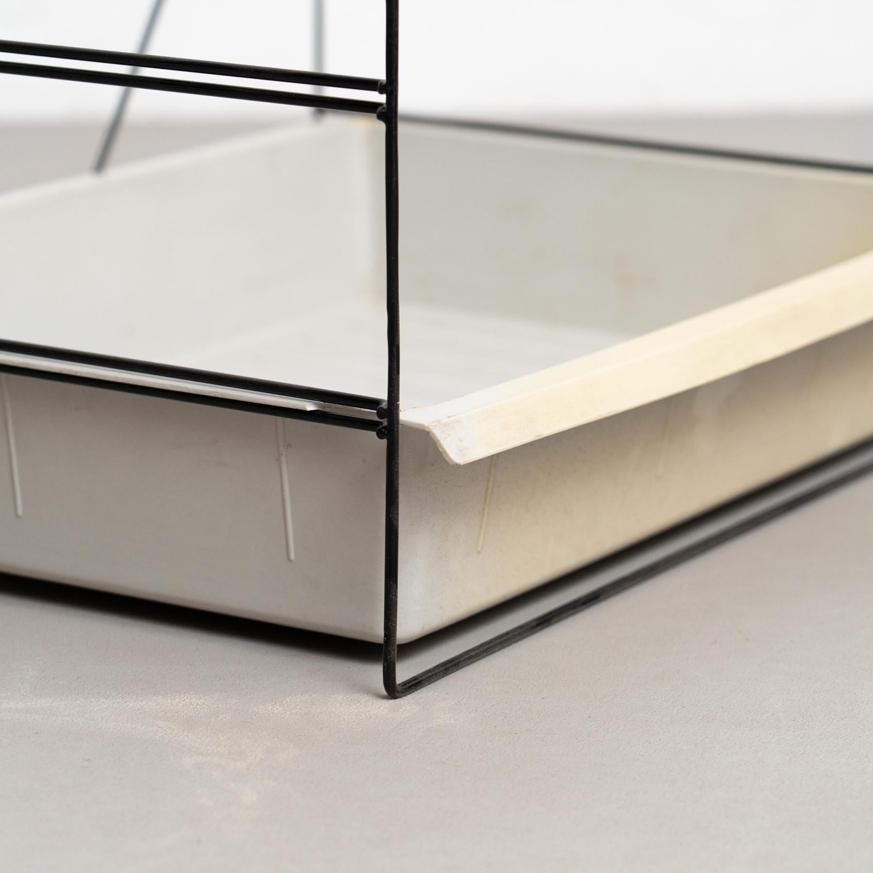 Charlotte Perriand, scaffale per cartelle in metallo e plastica della modernità di metà secolo, 1950 circa in vendita 7