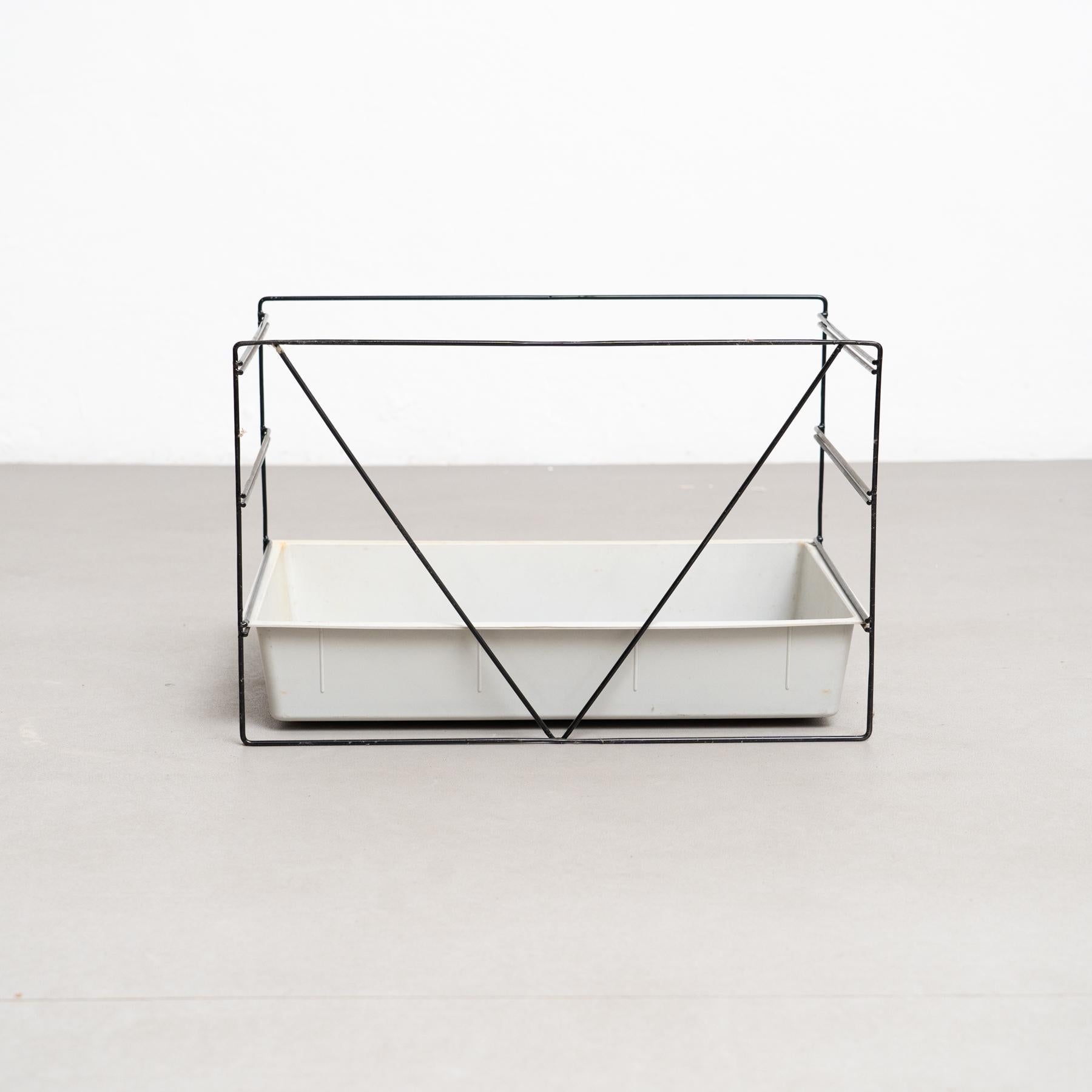 Charlotte Perriand, scaffale per cartelle in metallo e plastica della modernità di metà secolo, 1950 circa in vendita 9