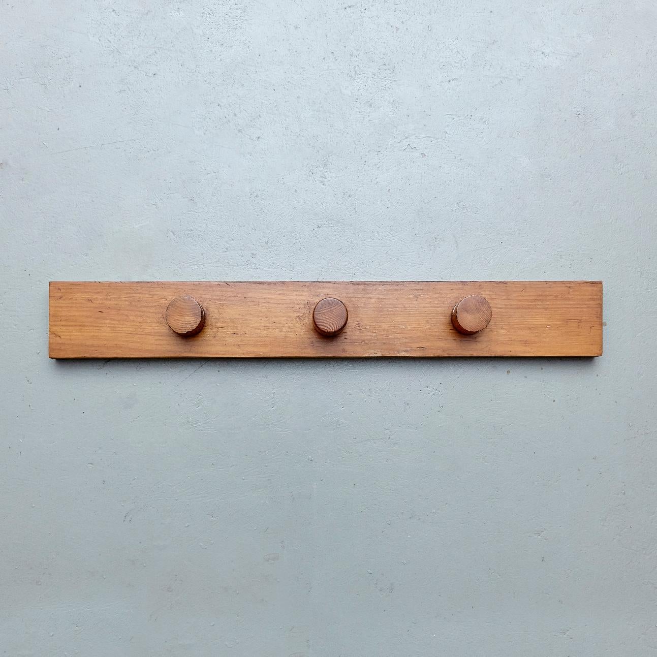 French Charlotte Perriand Mid-Century Modern Pine Wood Coat Rack for Les Arcs