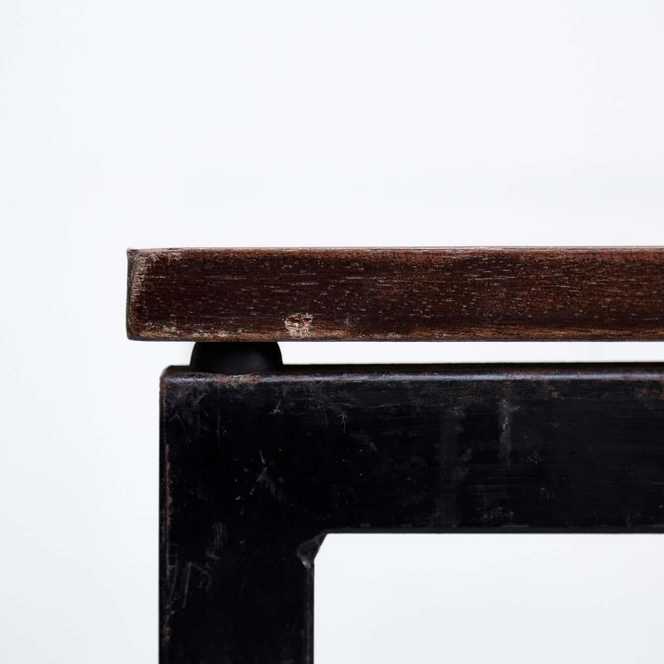 Charlotte Perriand, Mid-Century Modern-Tisch aus Holz, Formica und Metall, um 1950 im Angebot 7