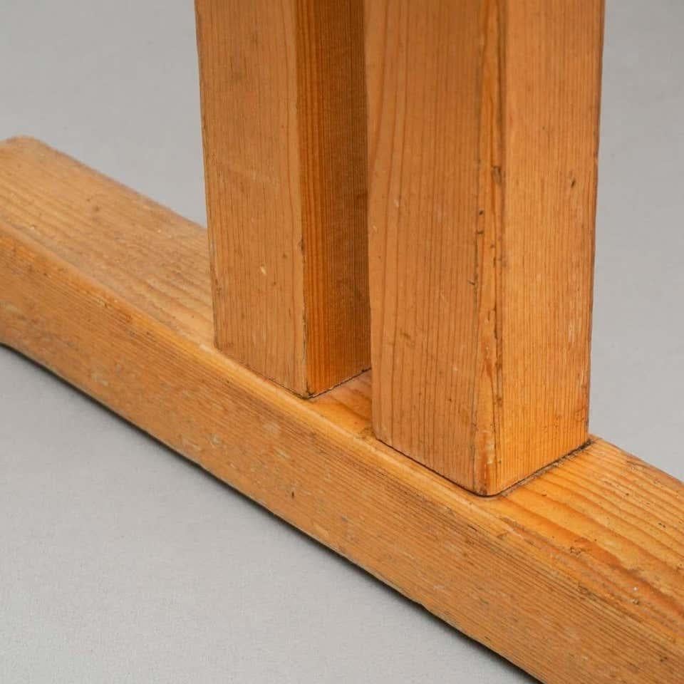 Charlotte Perriand, Moderner Holztisch aus der Jahrhundertmitte für Les Arcs, um 1960 im Angebot 5