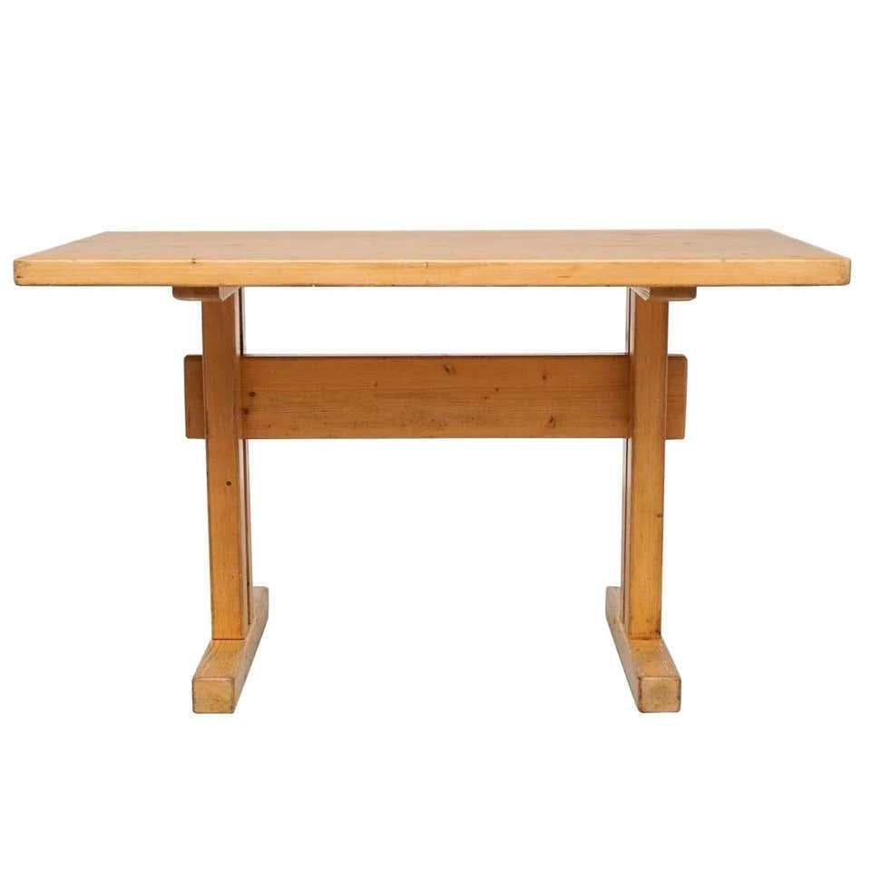 Charlotte Perriand, Moderner Holztisch aus der Jahrhundertmitte für Les Arcs, um 1960 im Angebot 10
