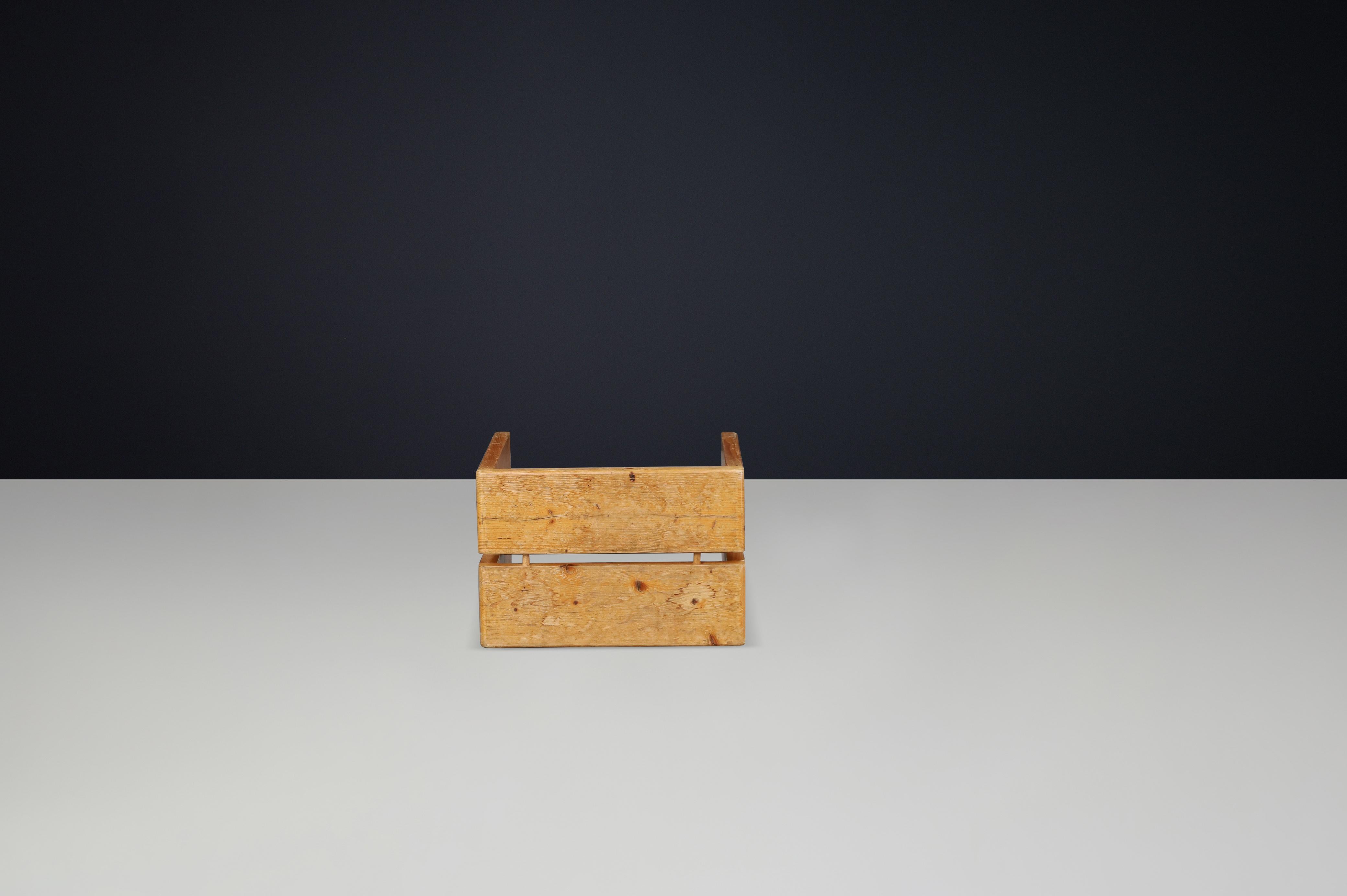 Charlotte Perriand Mid-Century Pine Stool, Les Arcs Ski Resort, 1960s In Good Condition For Sale In Almelo, NL