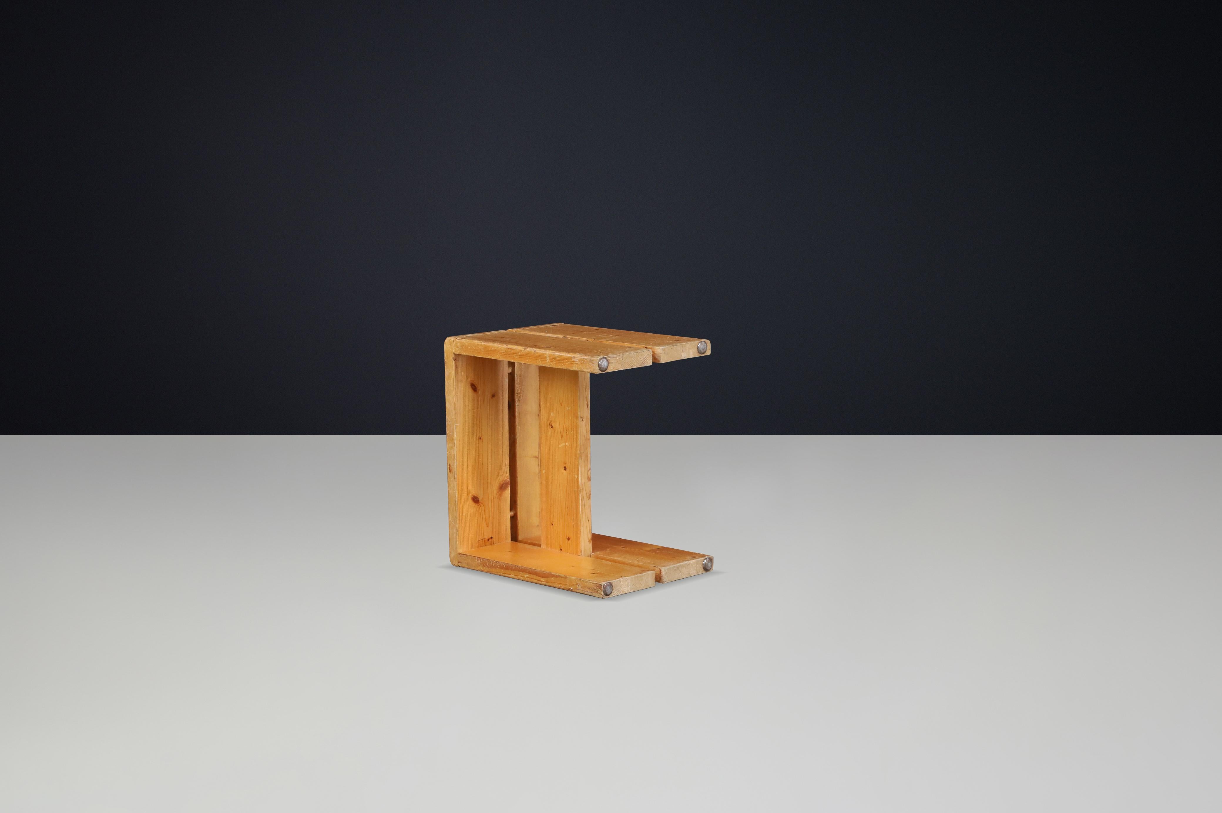 Charlotte Perriand Mid-Century Pine Stool, Les Arcs Ski Resort, 1960s For Sale 1