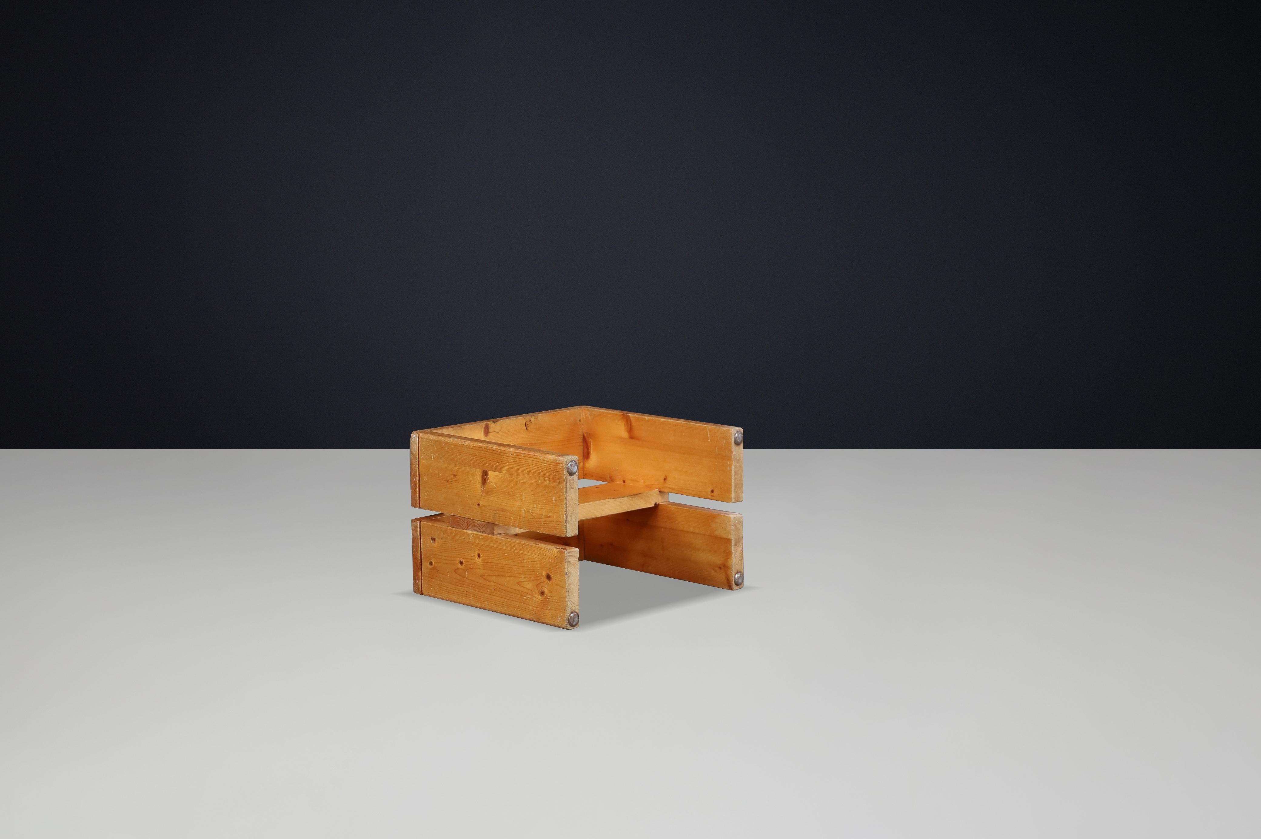 Charlotte Perriand Mid-Century Pine Stool, Les Arcs Ski Resort, 1960s For Sale 2