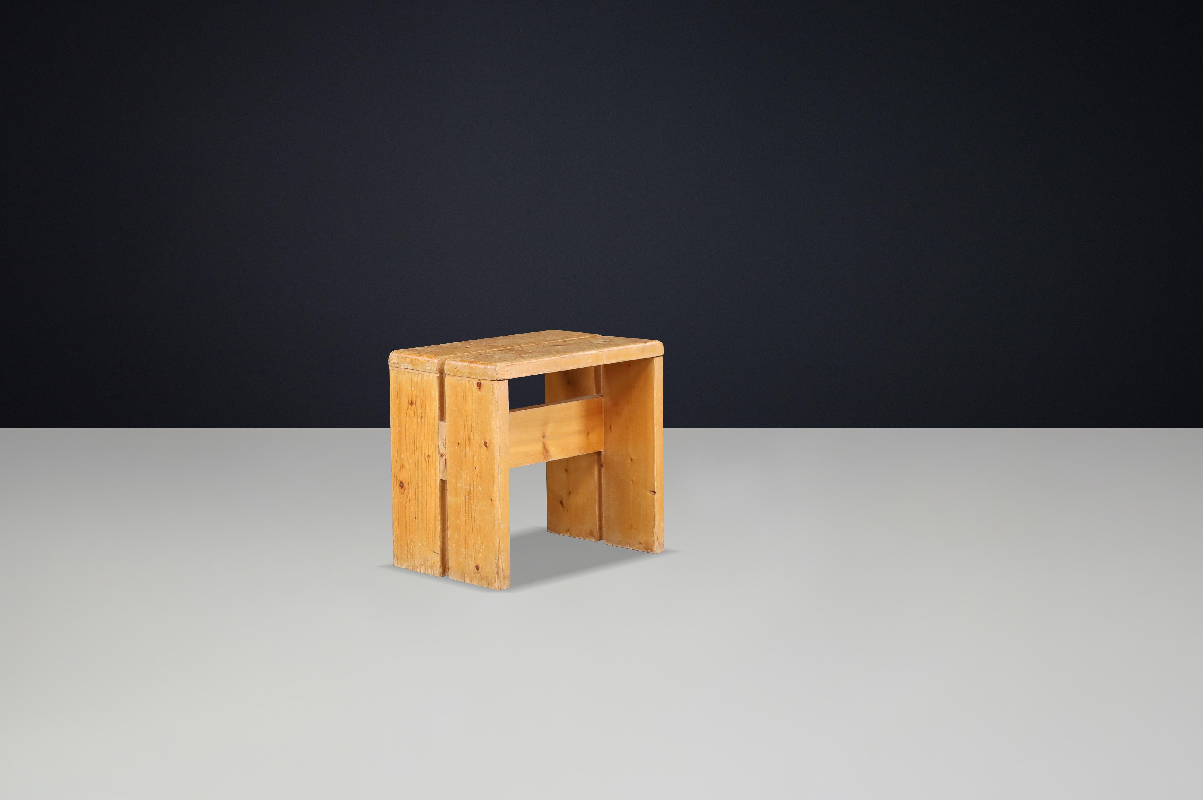 Charlotte Perriand Mid-Century Pine Stool, Les Arcs Ski Resort, 1960s For Sale 3