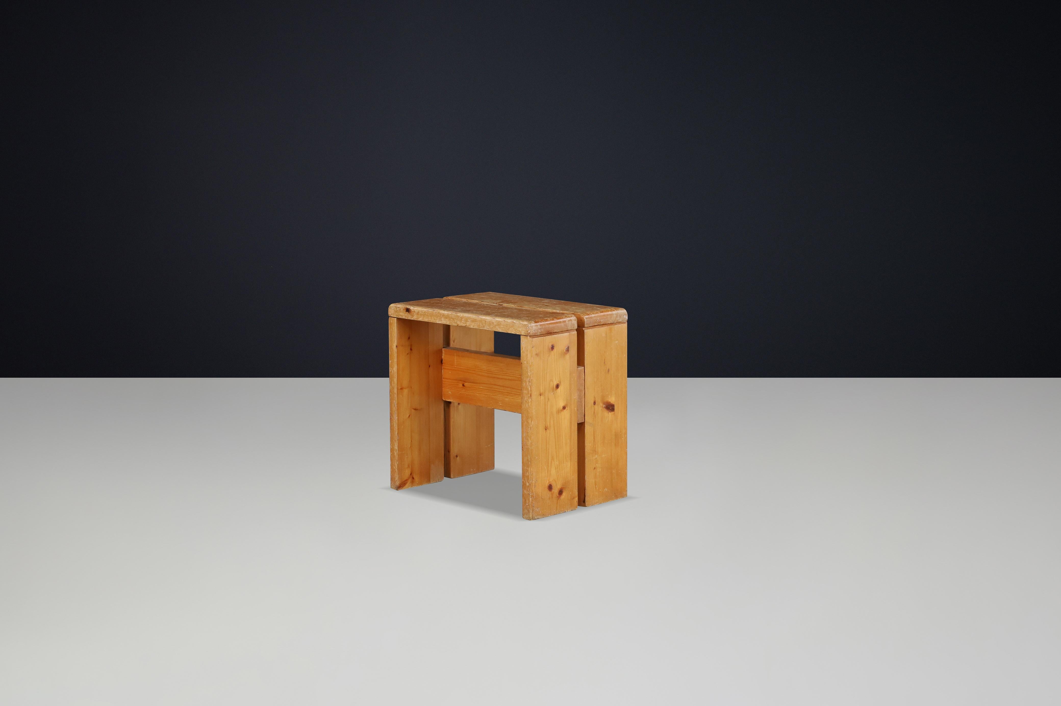Charlotte Perriand Mid-Century Pine Stool, Les Arcs Ski Resort, 1960s For Sale 3
