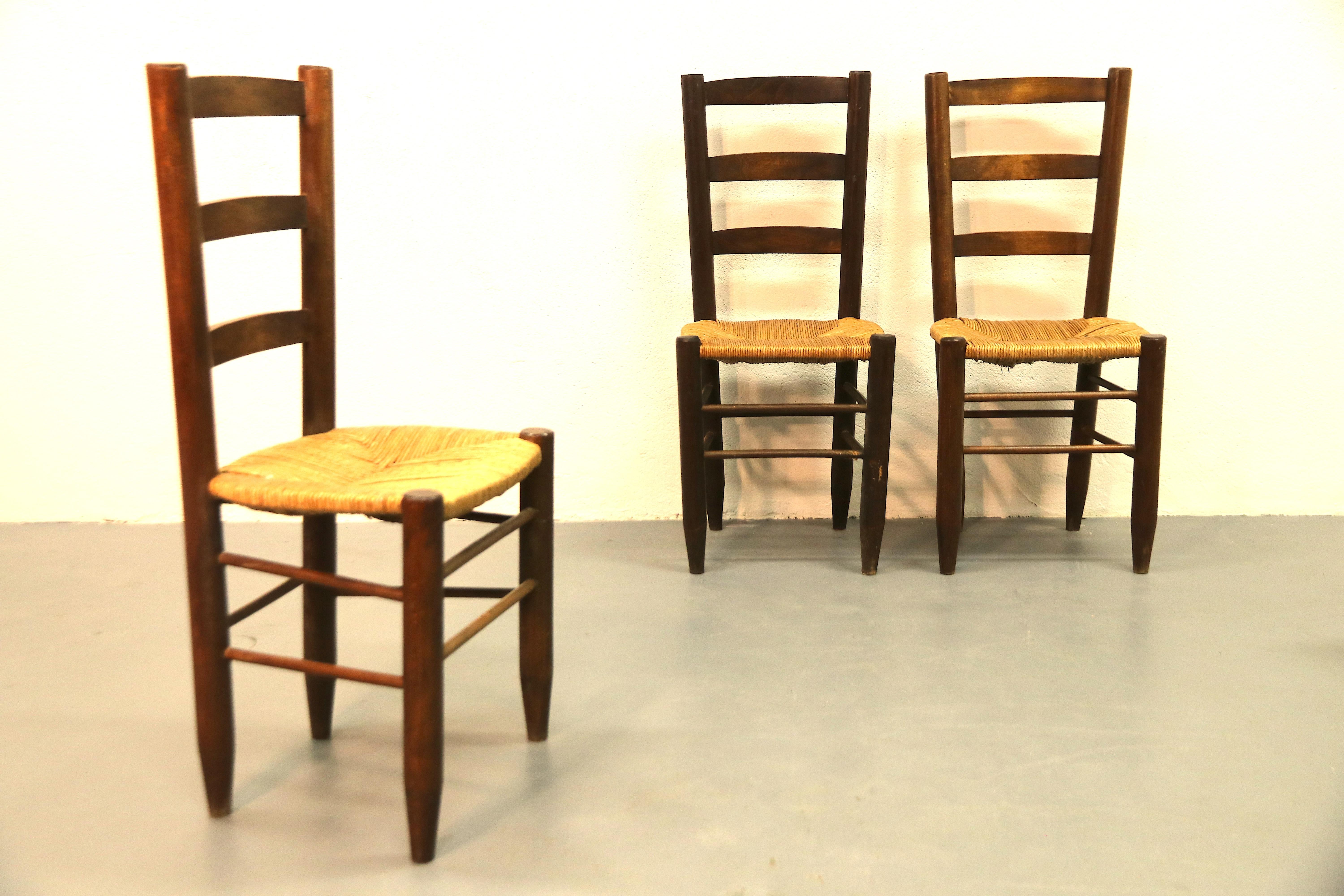 Charlotte Perriand Model No. 19 Set of 8 Solid Wood and Rush Dining Room Chairs For Sale 3