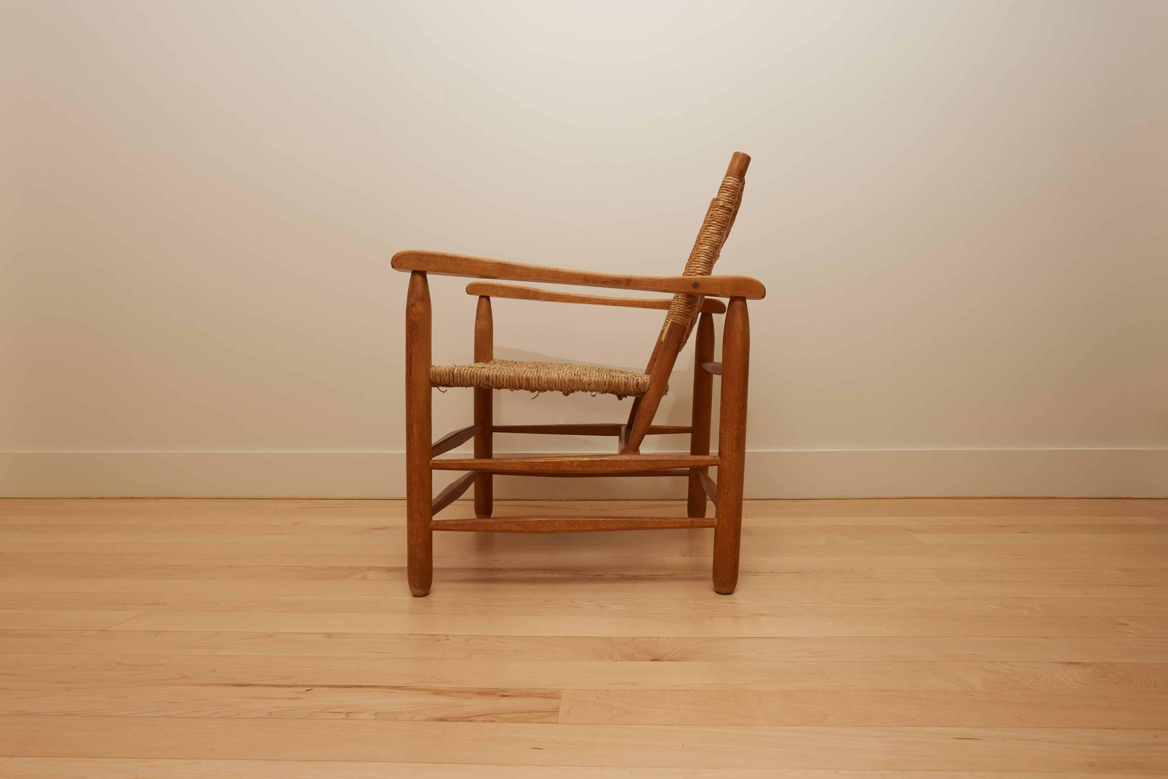 20ième siècle Charlotte Perriand. n°21 Fauteuil 'Chamrousse'. France. 1950 en vente