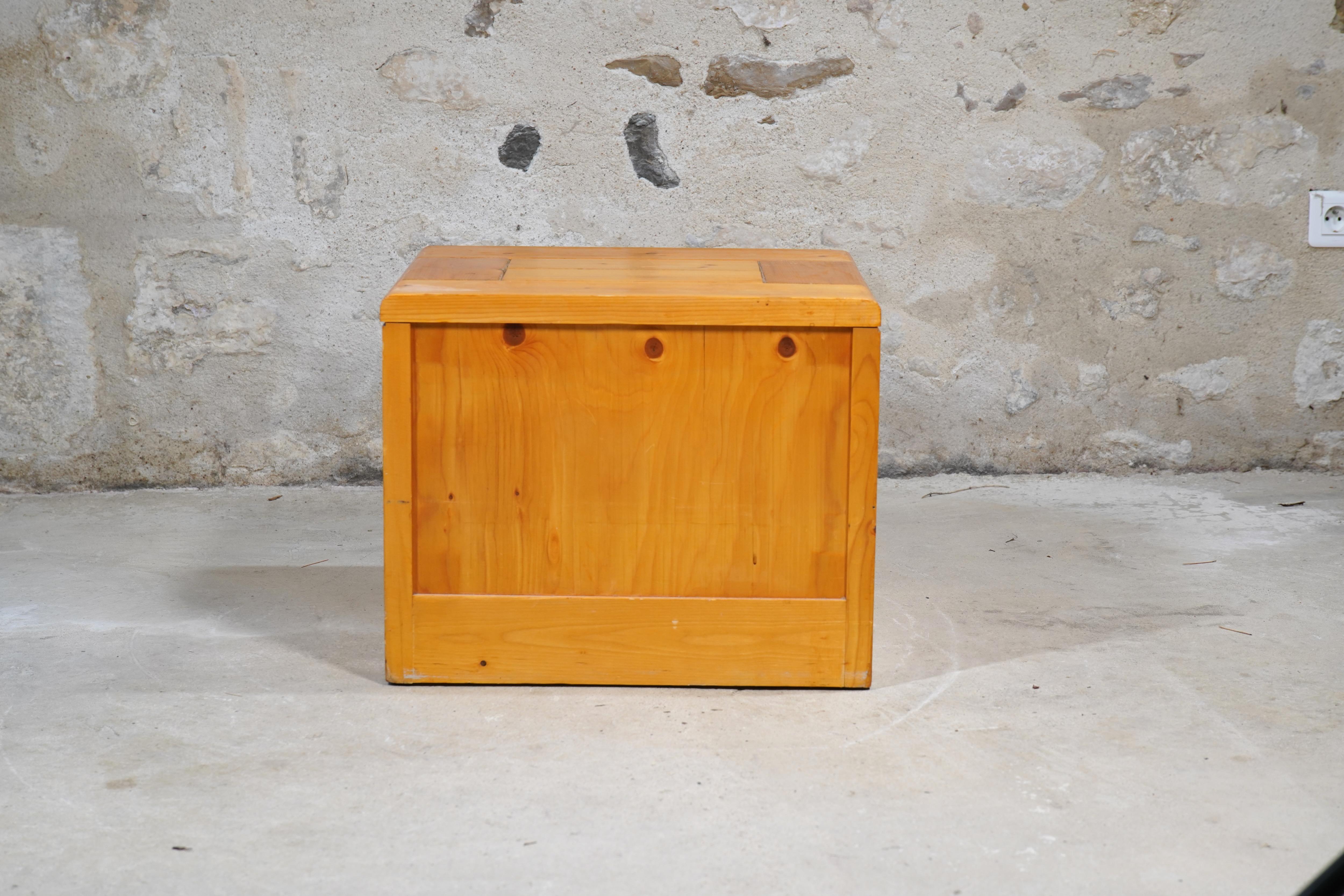 Français Charlotte Perriand Night Stand from Les Arcs in Savoie, France c. C. 1970 en vente