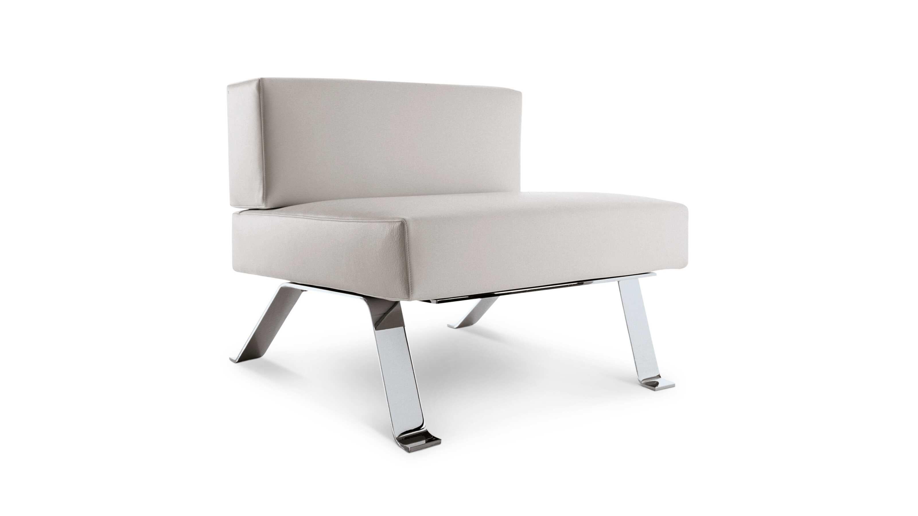 Charlotte Perriand Sillón Ombra Para Cassina

Un sillón de diseño hecho a medida para ofrecer un confort extremo con una forma elegante, derivada de un armazón de chapa de acero y dos cojines de líneas puras y minimalistas, colocados