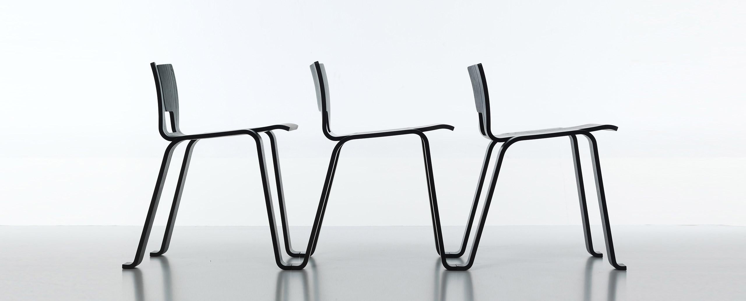 Charlotte Perriand Ombra Tokyo Stuhl, schwarz gebeizte Eiche, von Cassina (Moderne der Mitte des Jahrhunderts) im Angebot