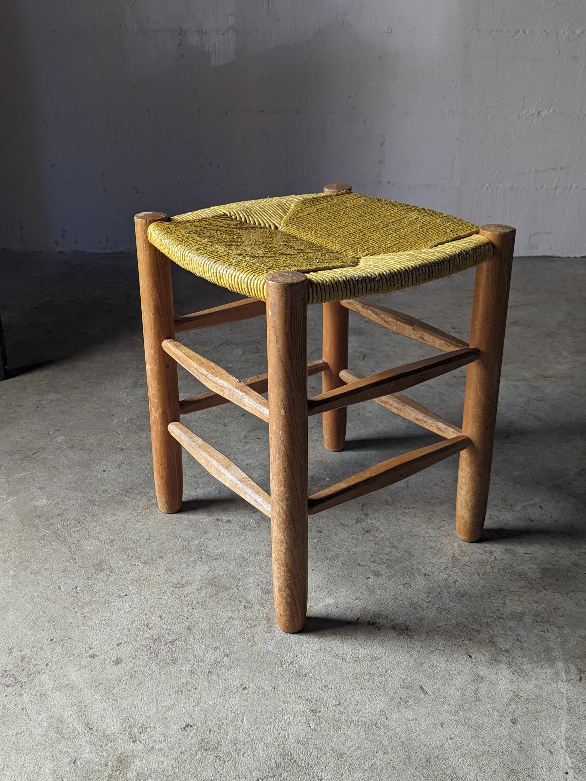 Original N°17 Bauche stool, old edition
ash wood and straw.
untouched patina.
wear and tear on wood and straw.
model created circa 1937/38.
Bibliography : Charlotte Perriand, l'oeuvre complète Volume 2 : 1940-1955, J barsac, Norma Editions, 2015,