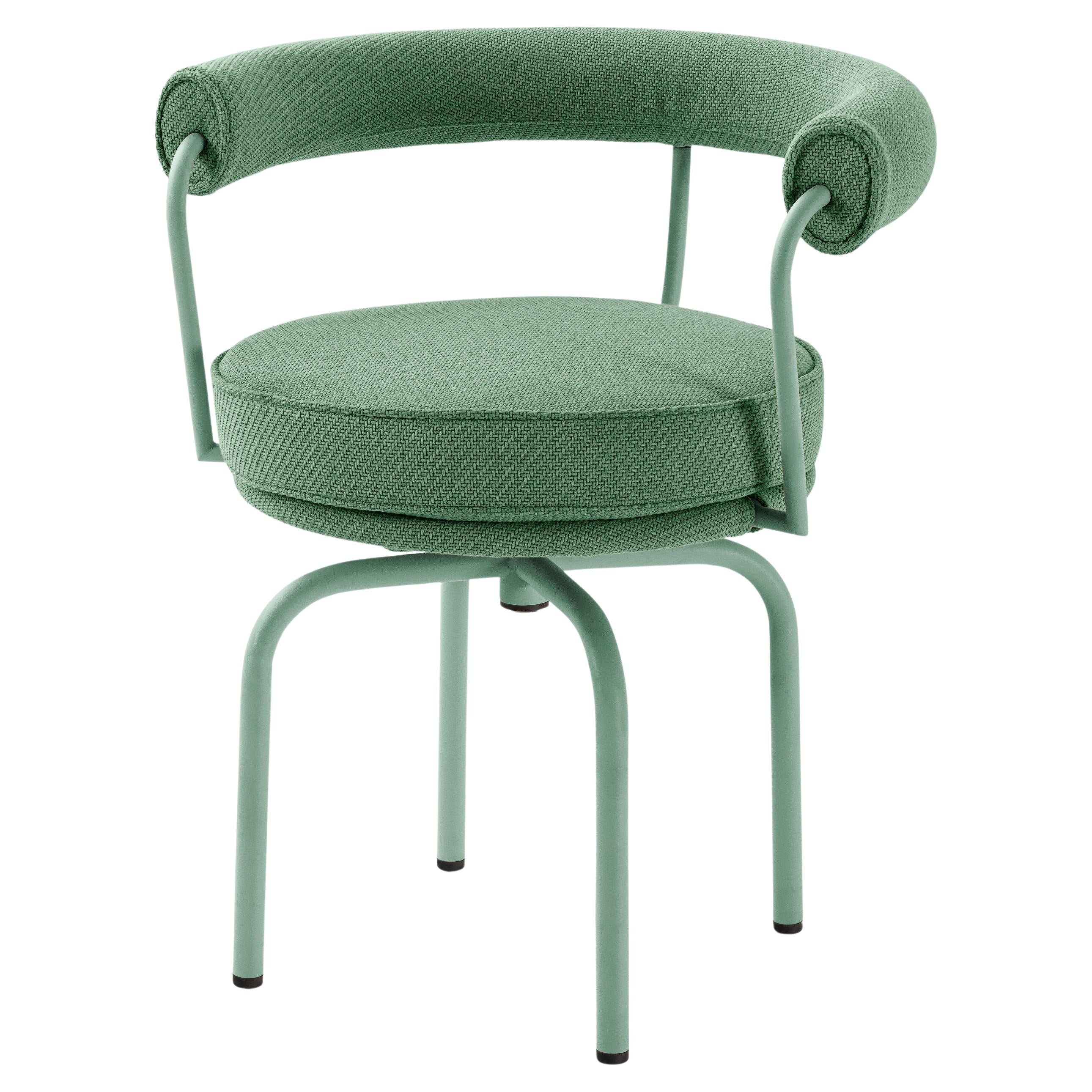 Chaise d'extérieur verte LC7 Charlotte Perriand par Cassina en vente